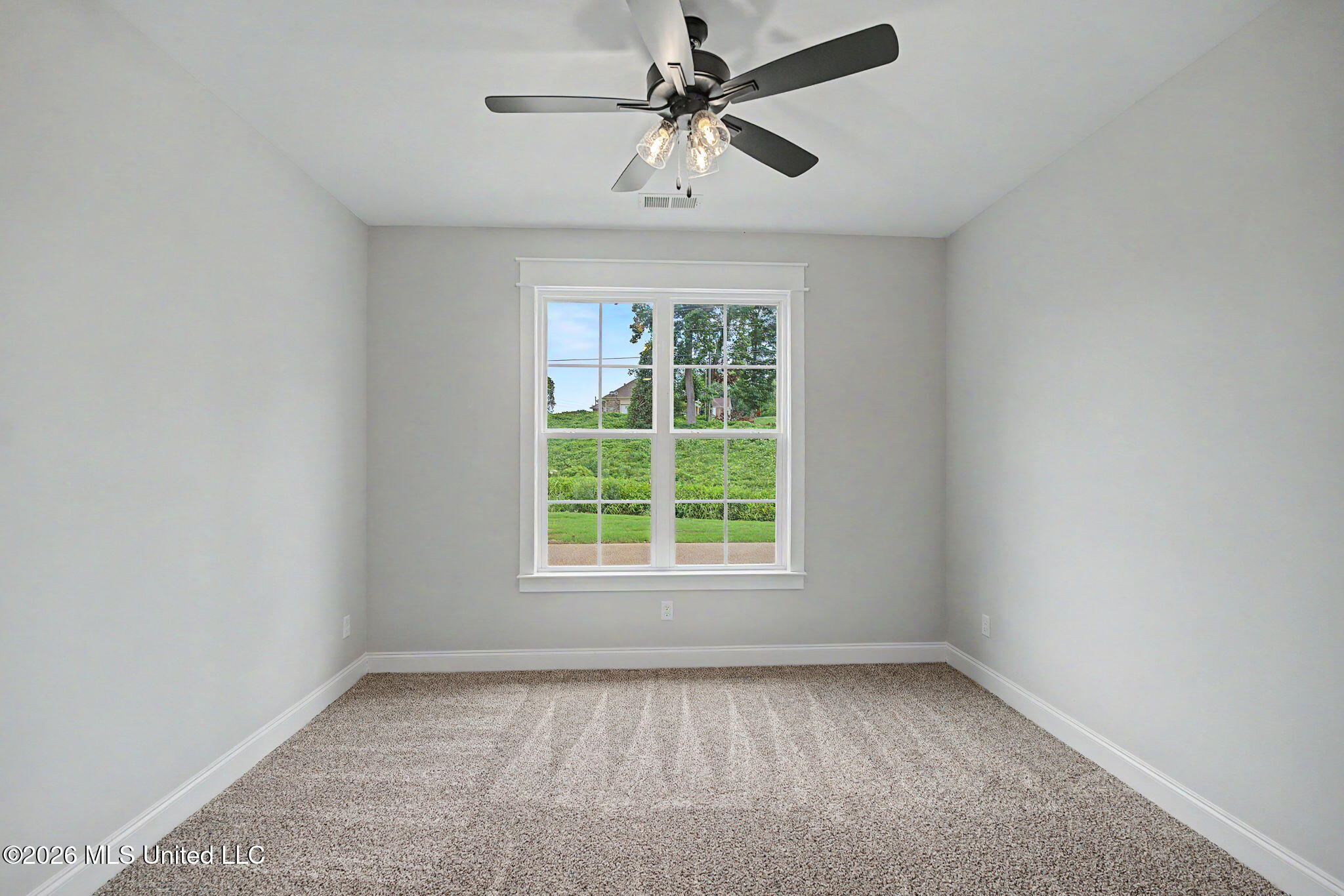 8130 Soaring Oaks Drive Property Photo 28