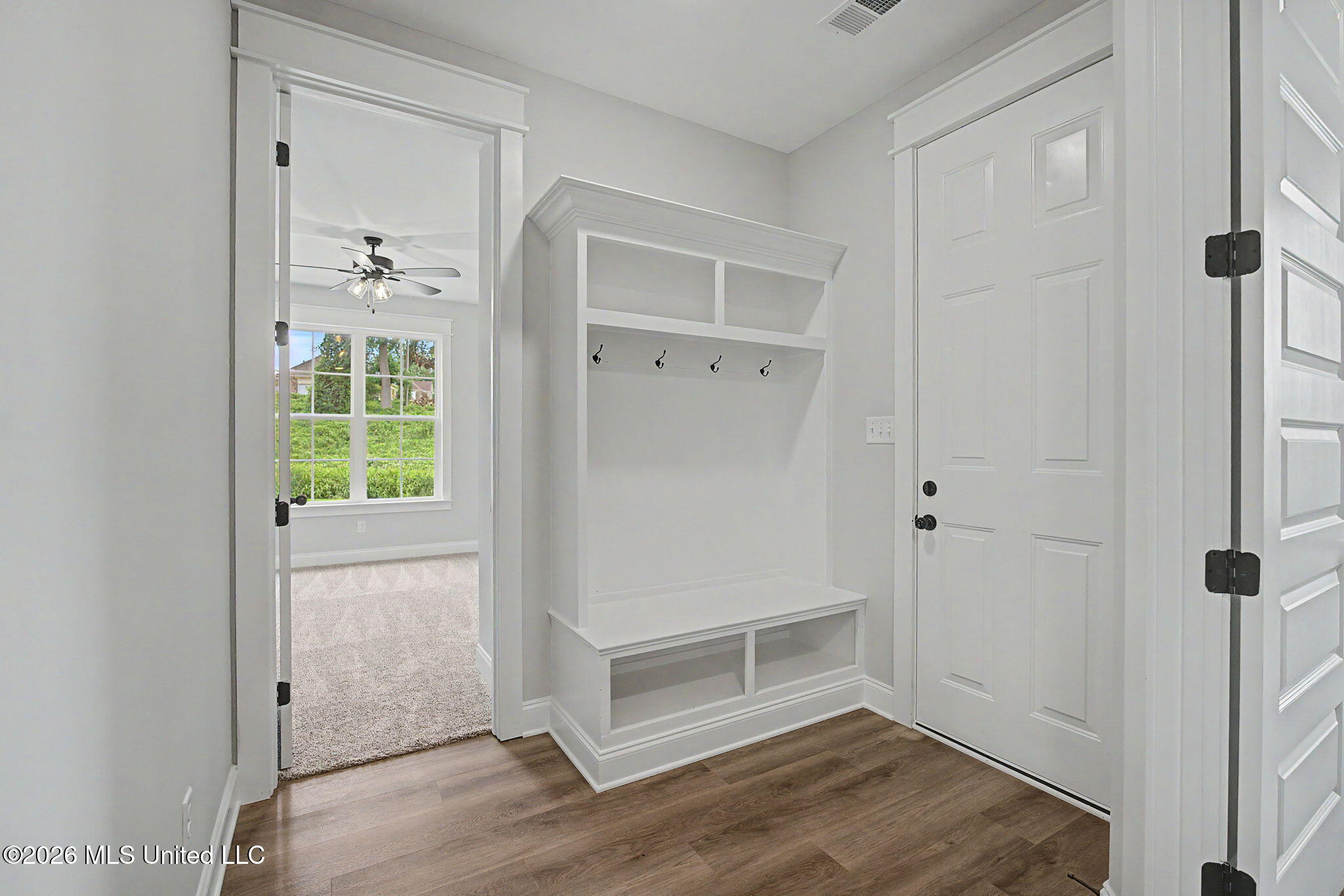 8130 Soaring Oaks Drive Property Photo 29
