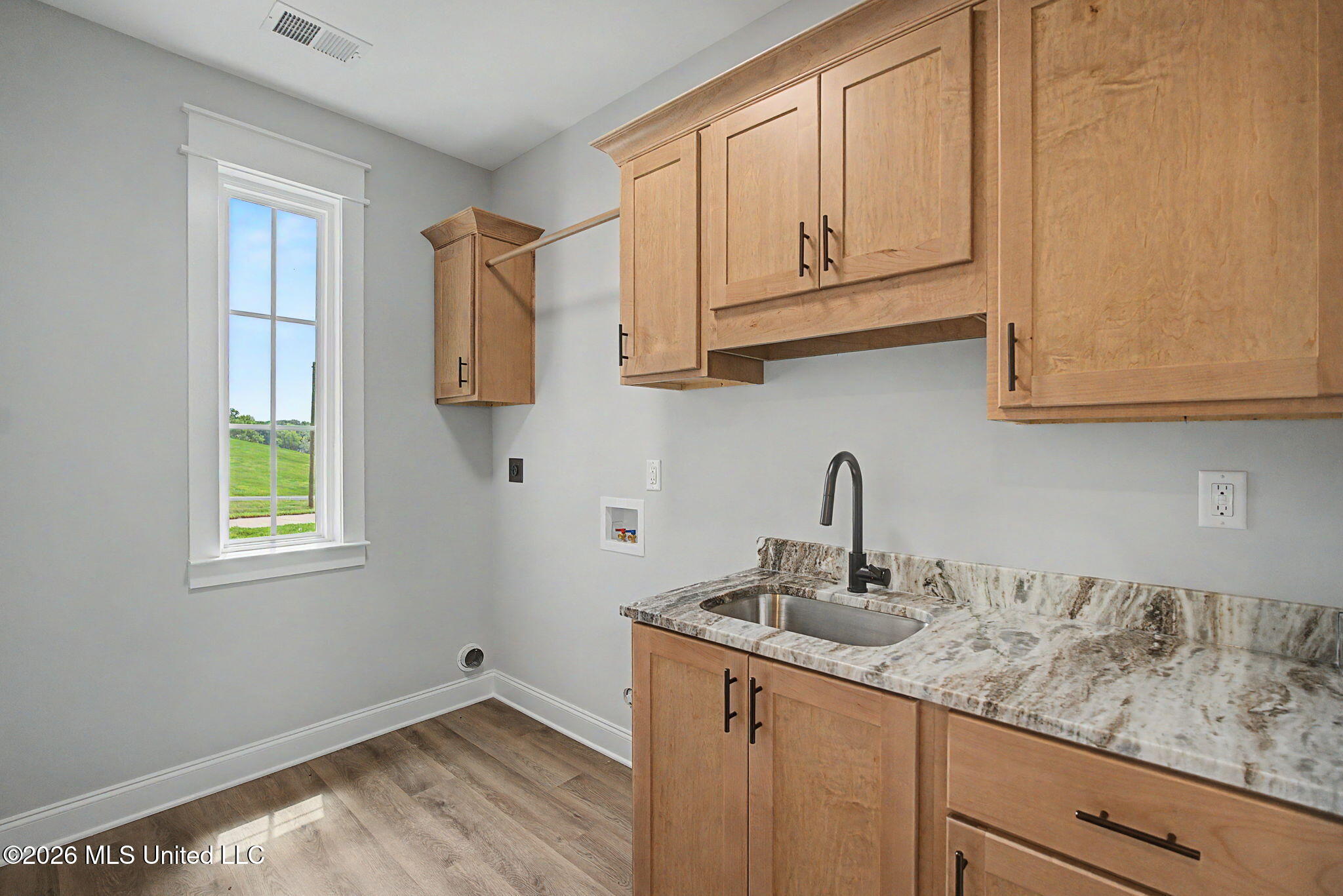 8130 Soaring Oaks Drive Property Photo 30