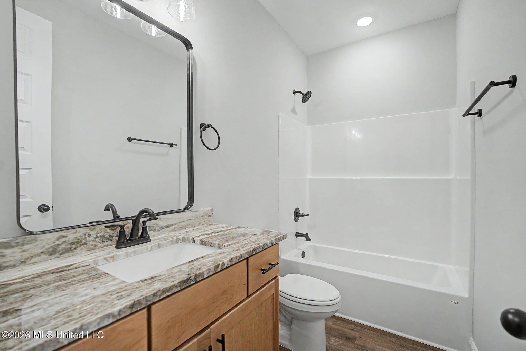 8130 Soaring Oaks Drive Property Photo 31