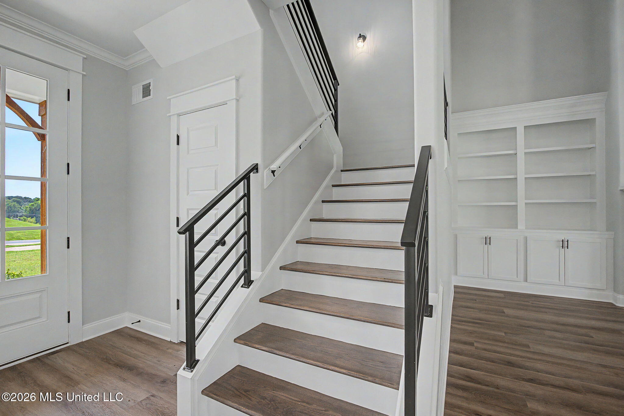 8130 Soaring Oaks Drive Property Photo 32