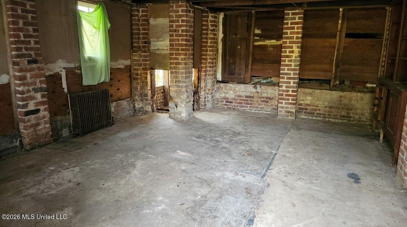 3401 Johnson Street Property Photo 8