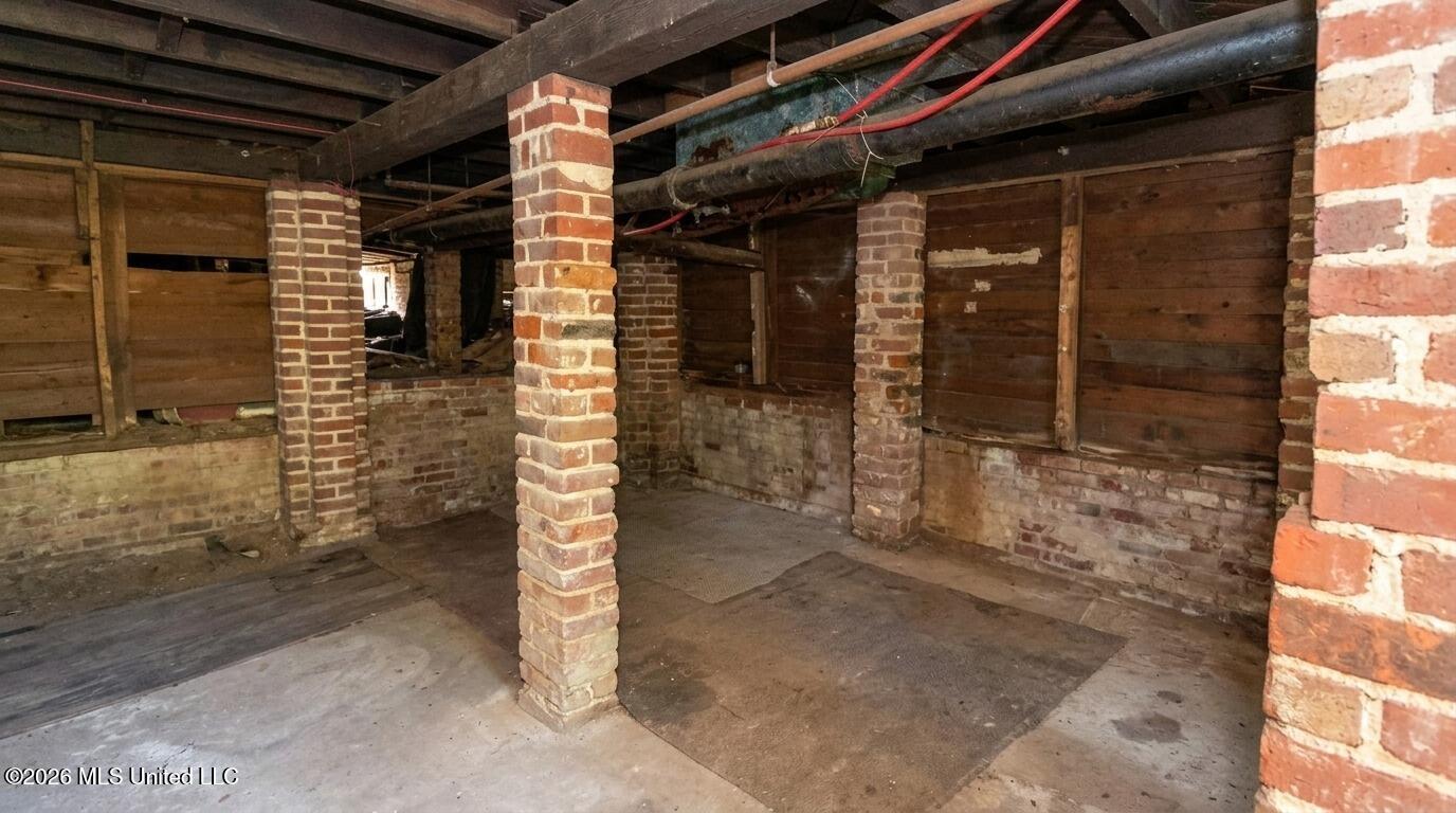 3401 Johnson Street Property Photo 9