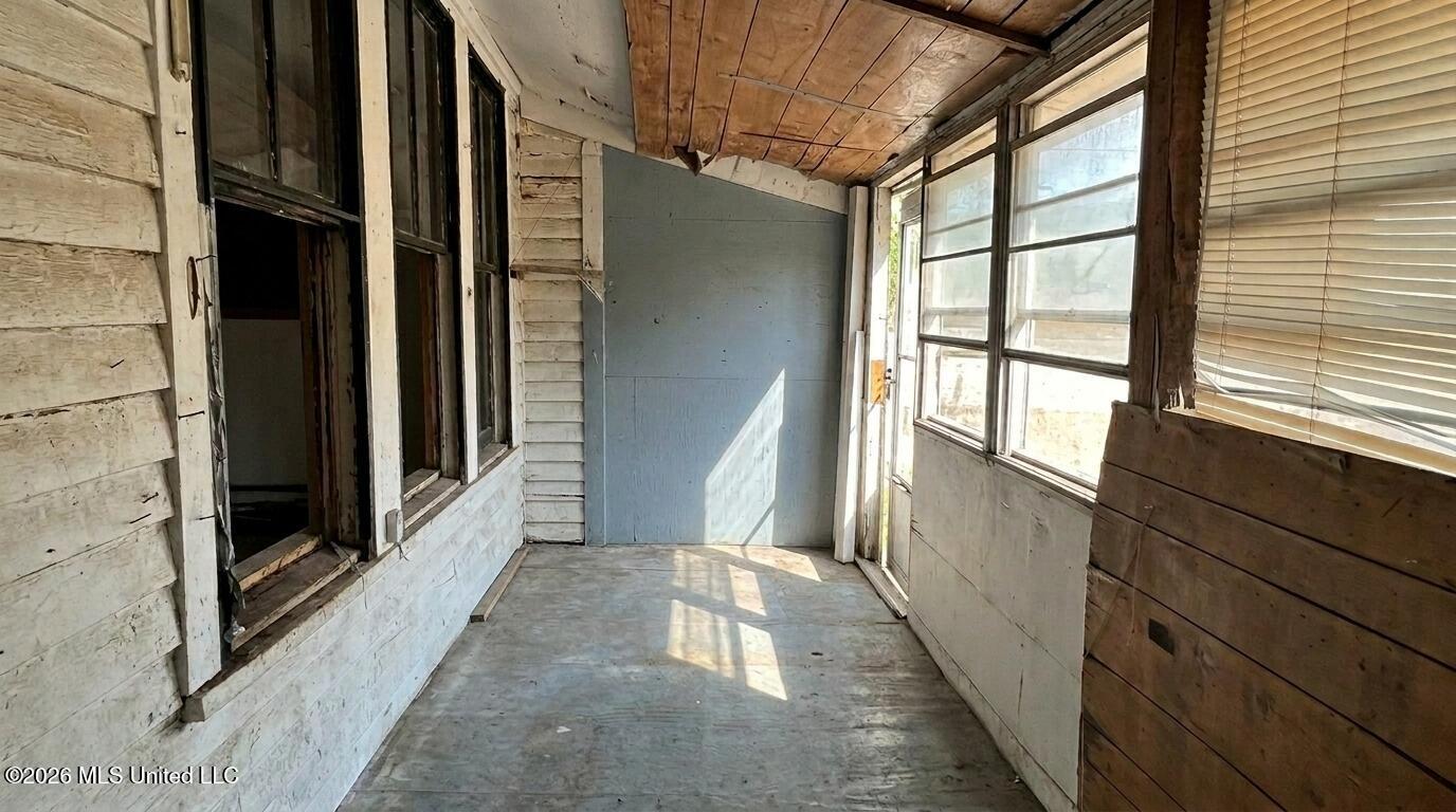 3401 Johnson Street Property Photo 10