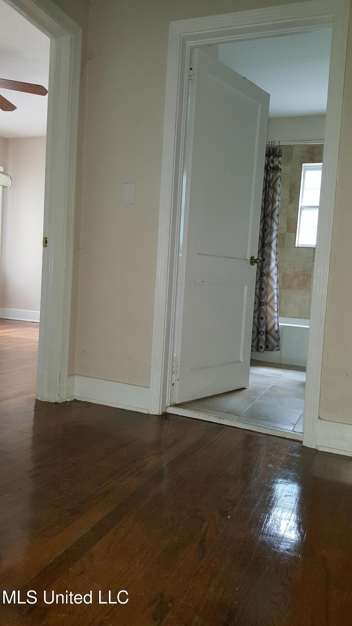 327 Decelle Street Property Photo 10