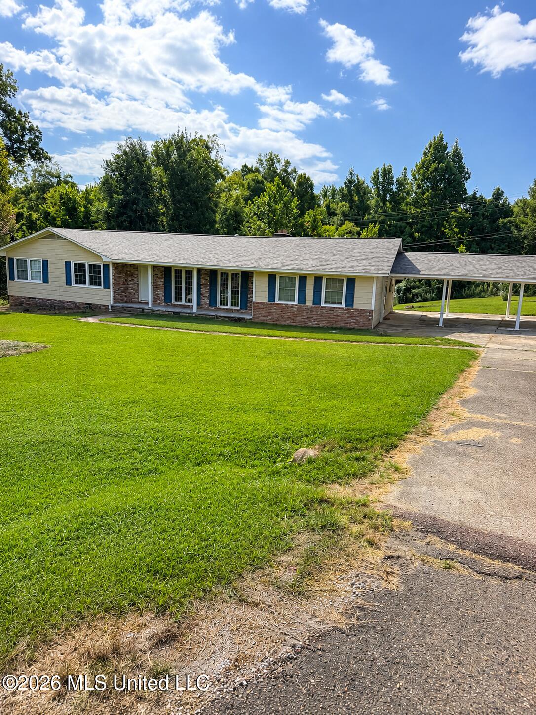 1612 Moonmist Drive Property Photo 1