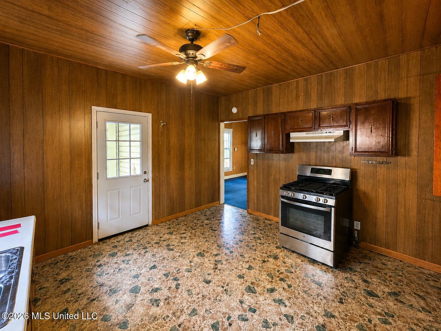 505 W 10th Avenue Property Photo 6