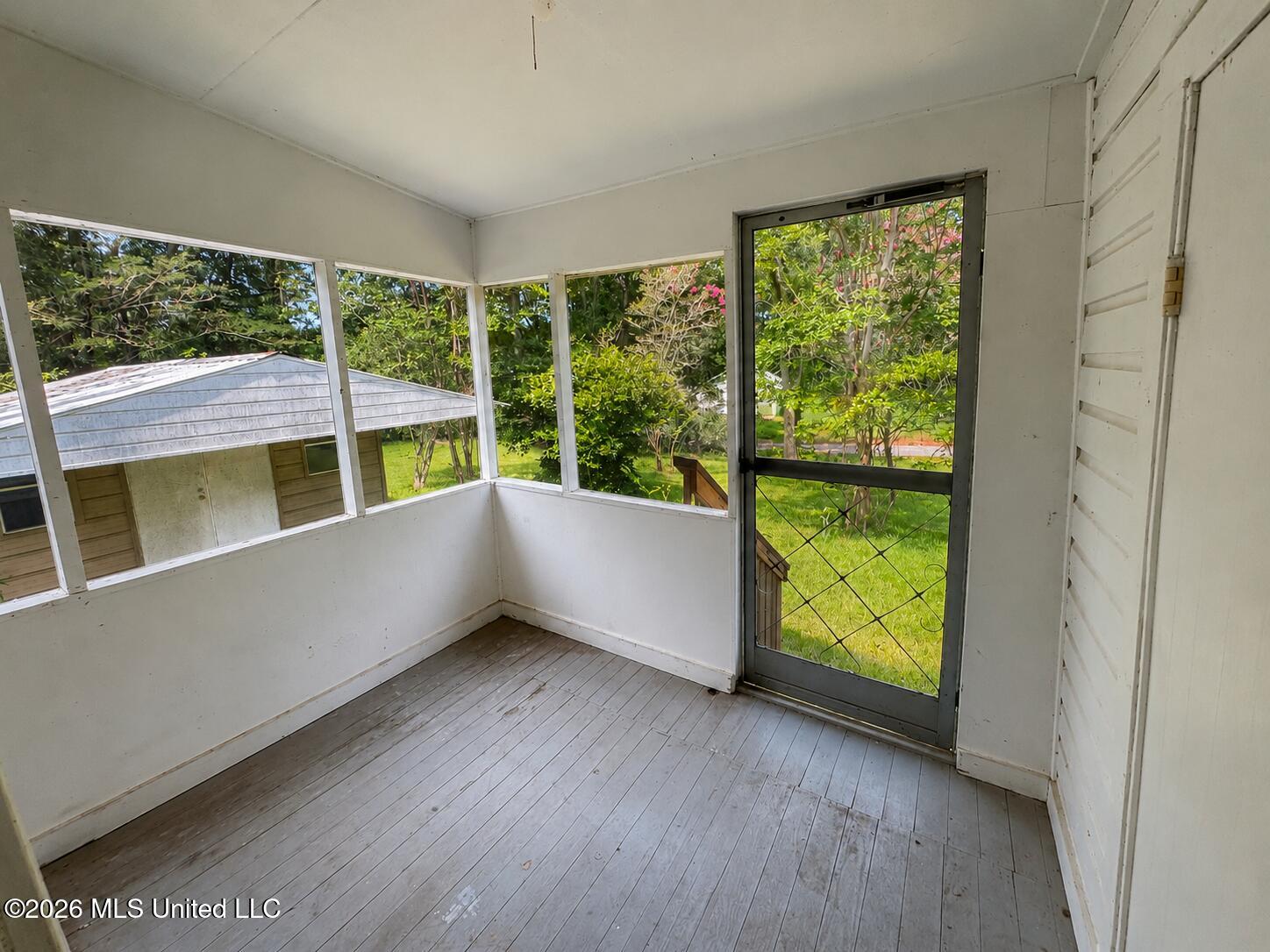 505 W 10th Avenue Property Photo 13