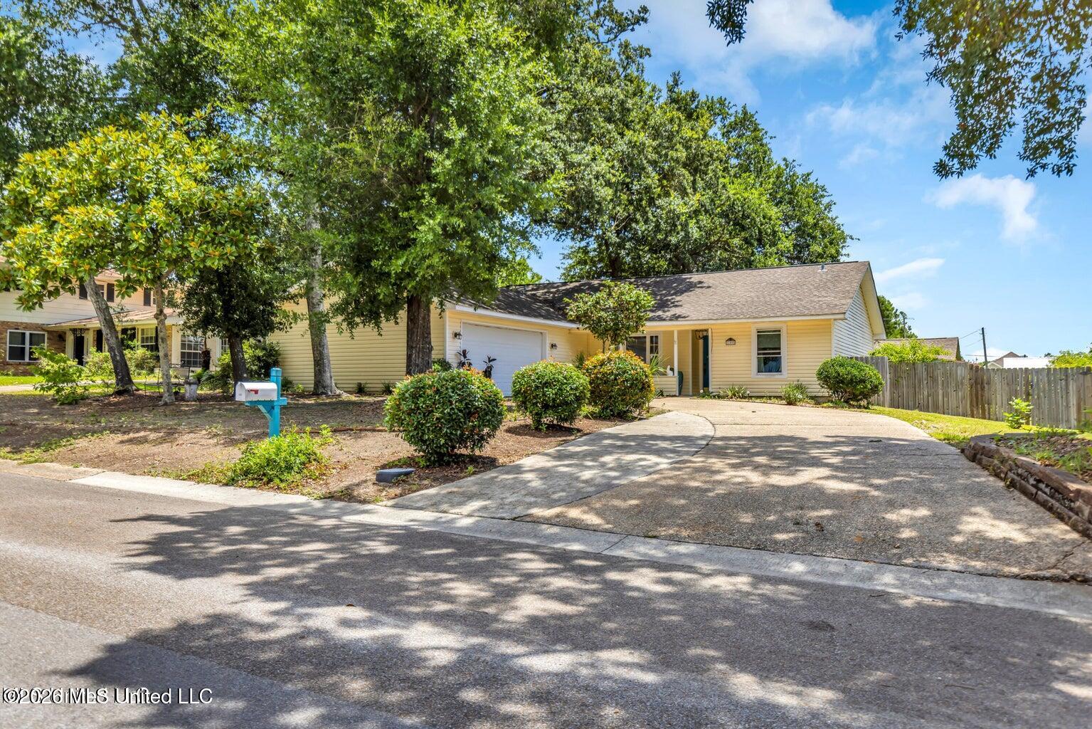 109 Palm Avenue Property Photo 1