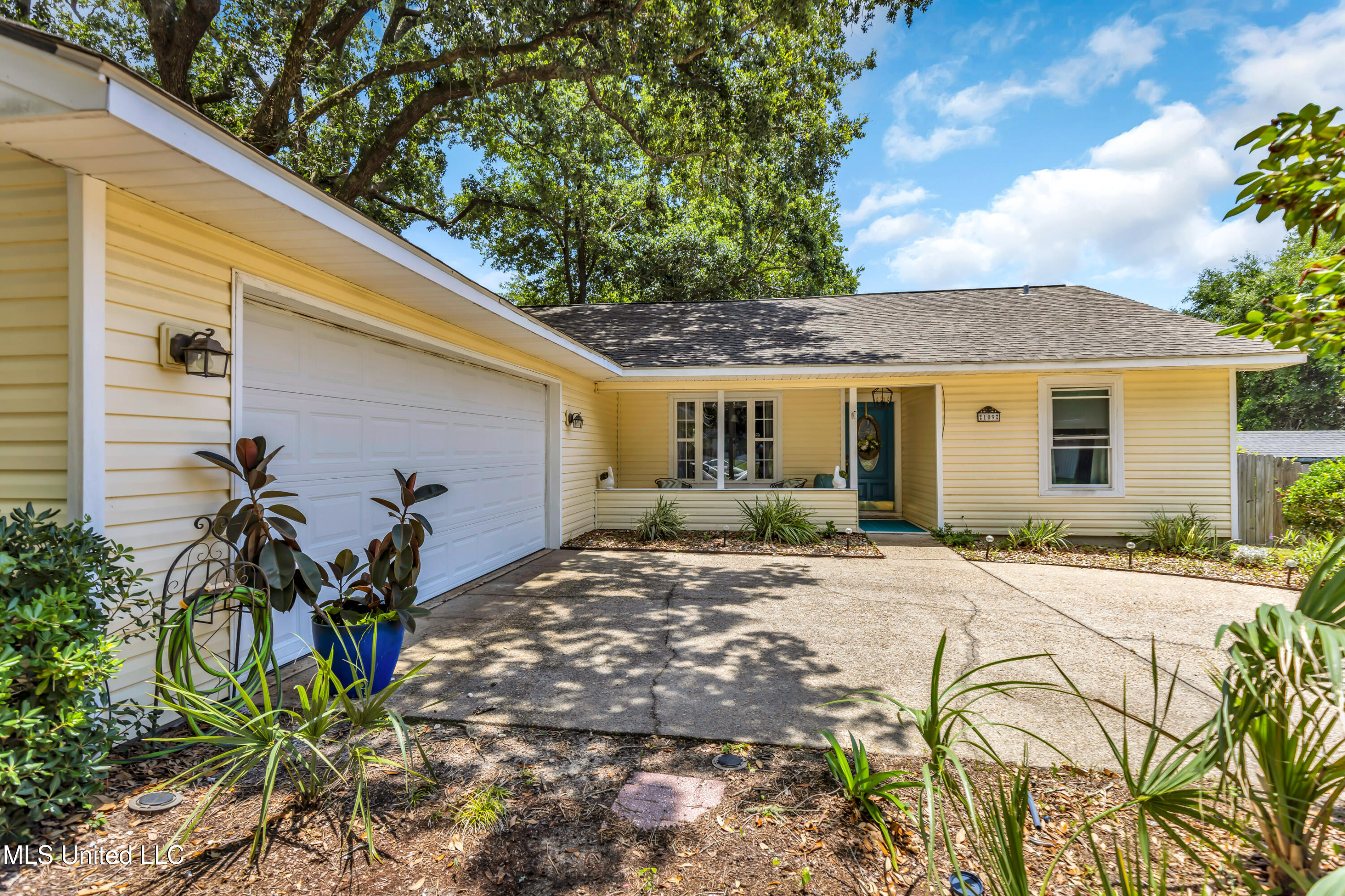 109 Palm Avenue Property Photo 4