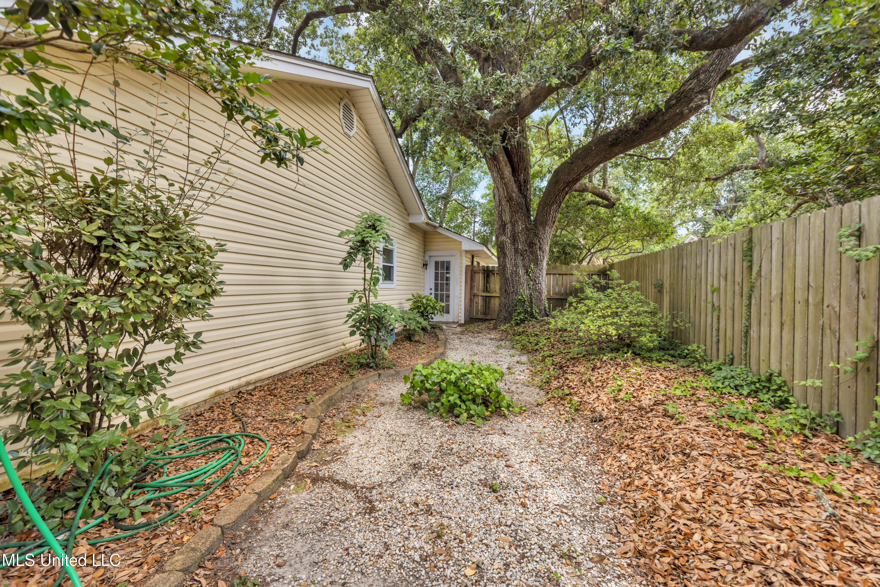 109 Palm Avenue Property Photo 17