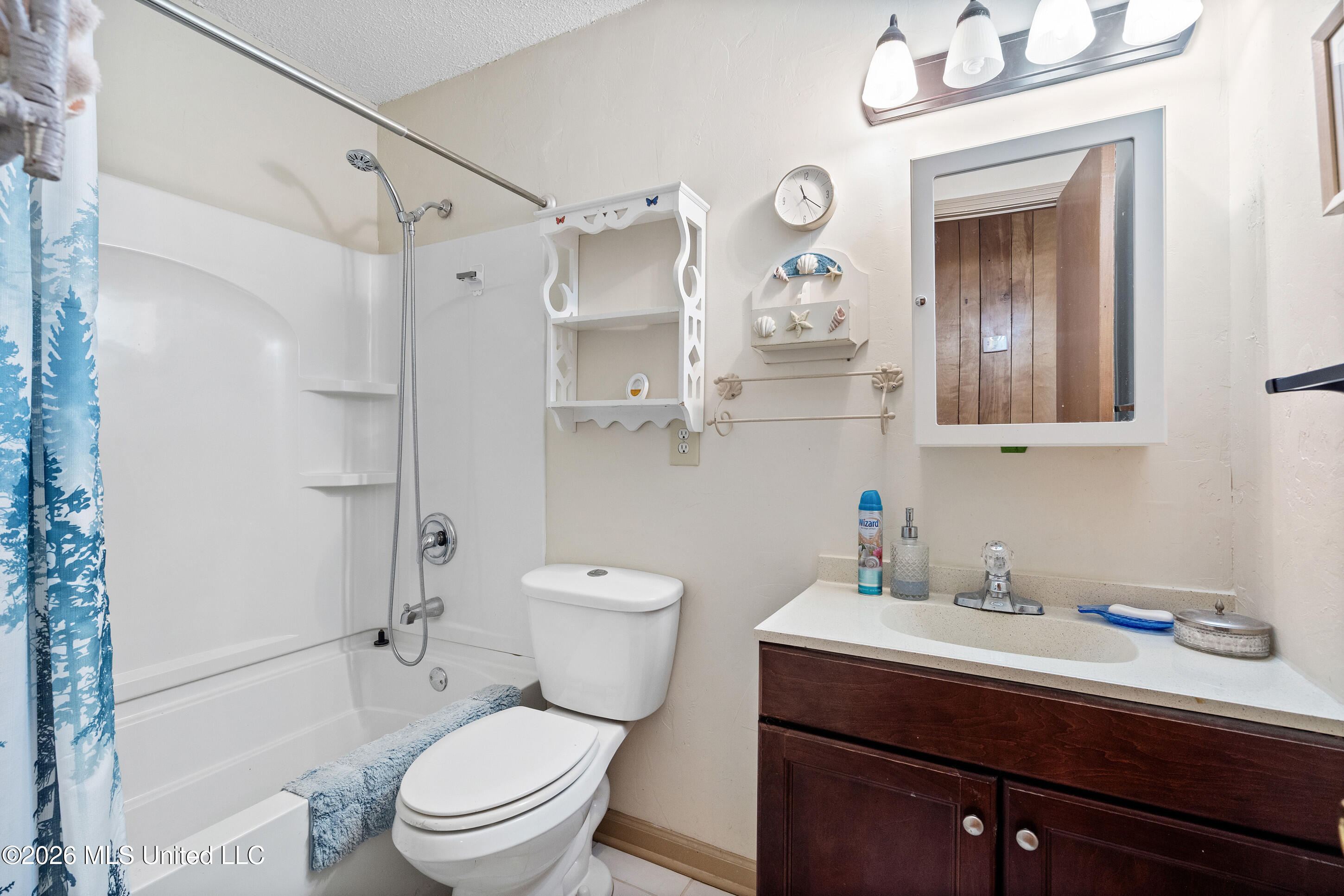 401 Black Bear Cove Property Photo 16