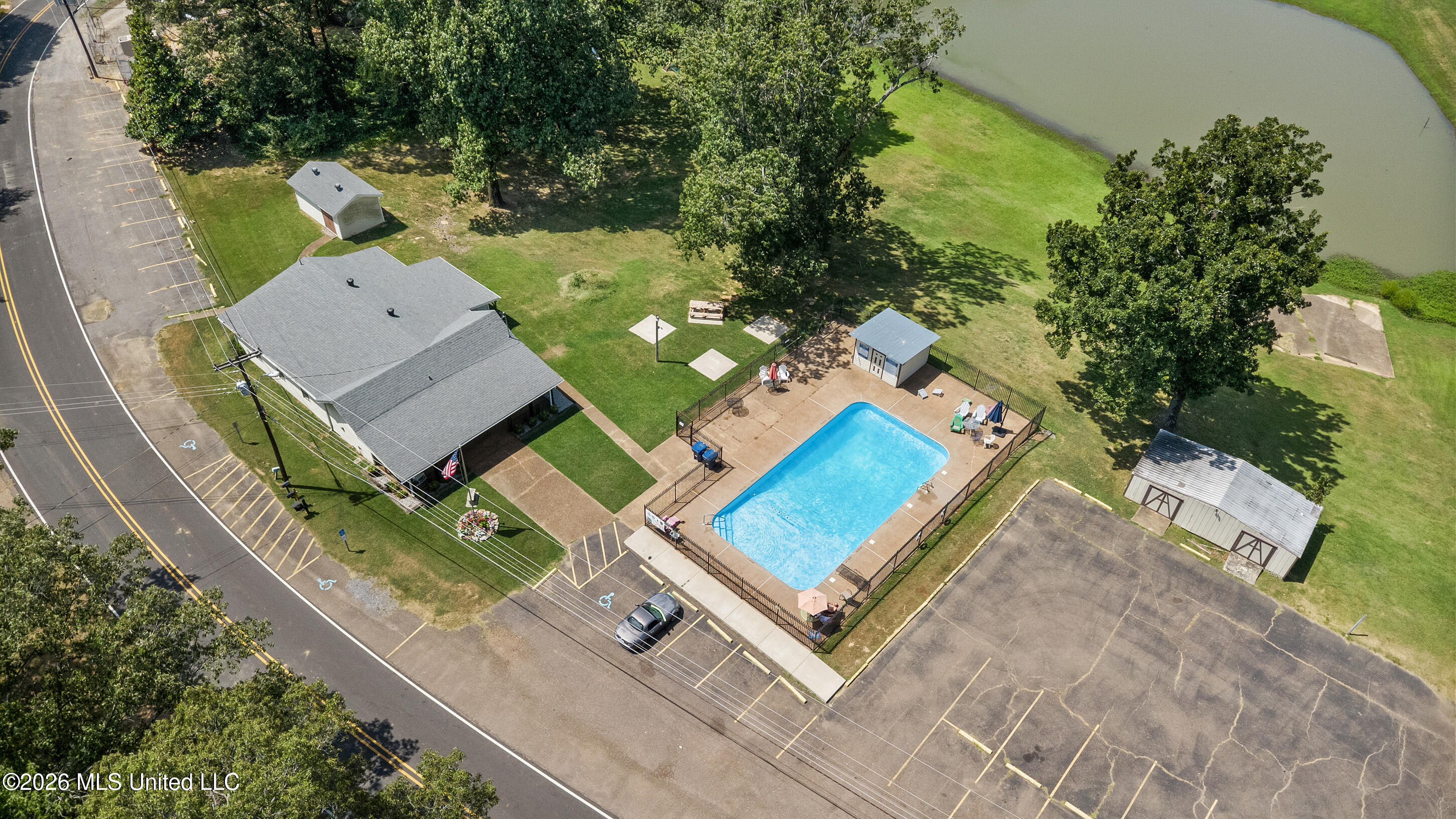 401 Black Bear Cove Property Photo 42