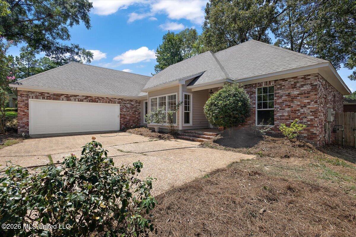 427 Apple Valley Property Photo 3