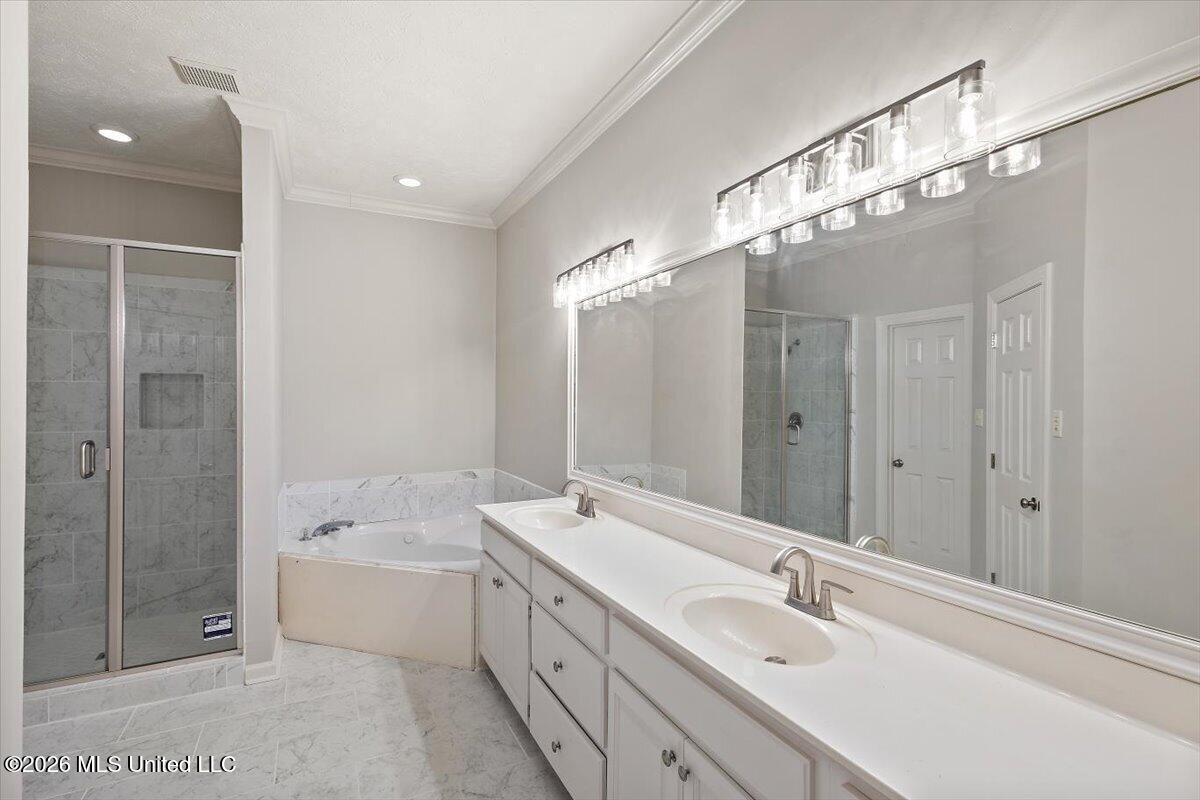 427 Apple Valley Property Photo 18