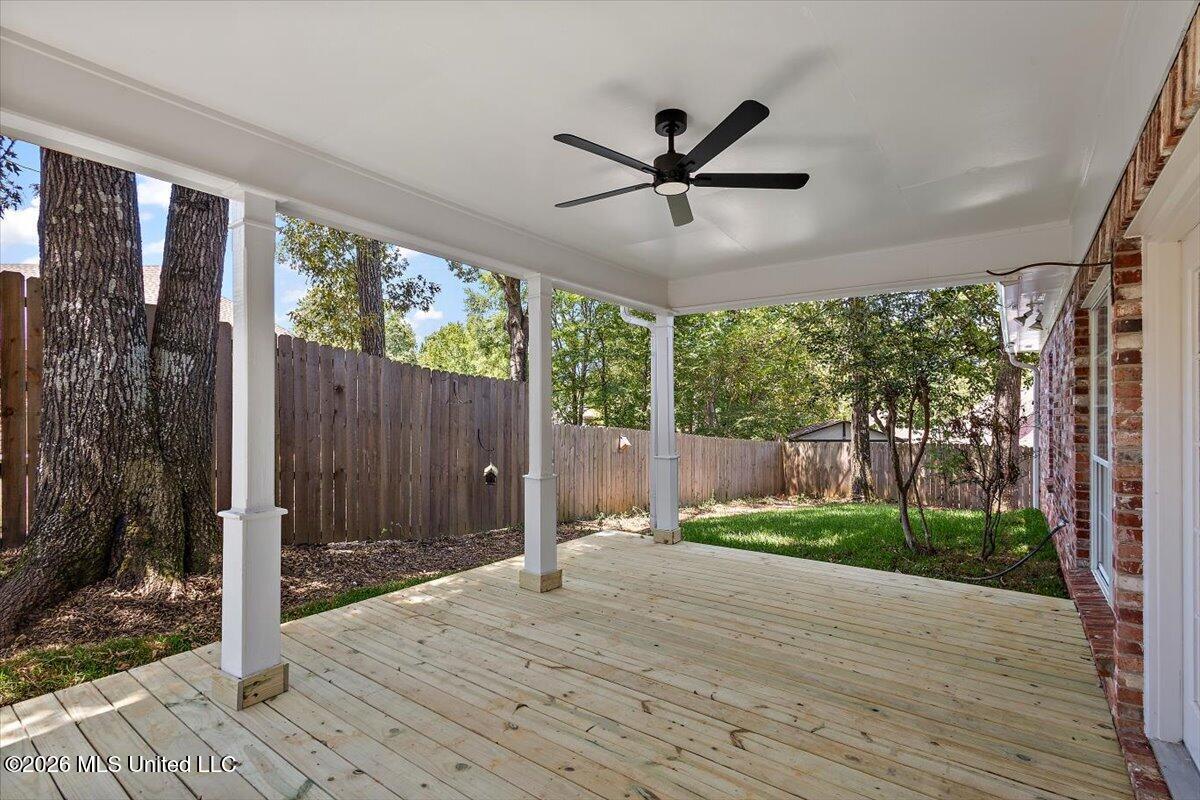427 Apple Valley Property Photo 27