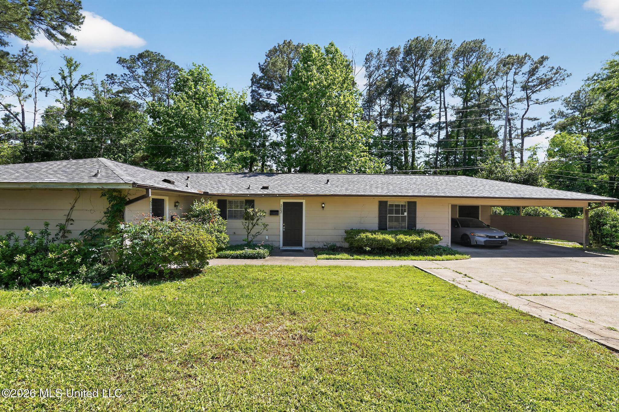 5702-5704 Orchard View Drive Property Photo 2