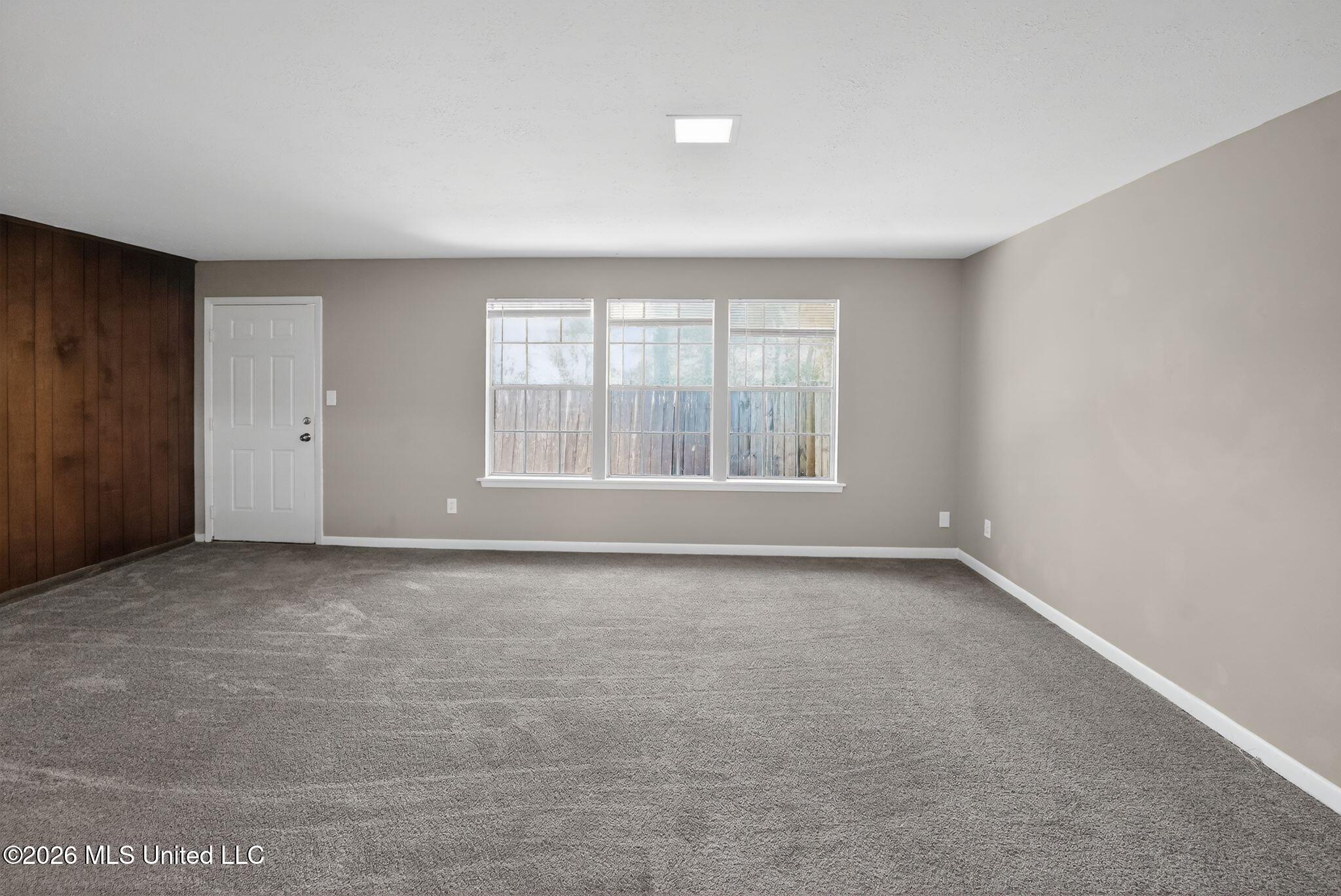 5702-5704 Orchard View Drive Property Photo 8