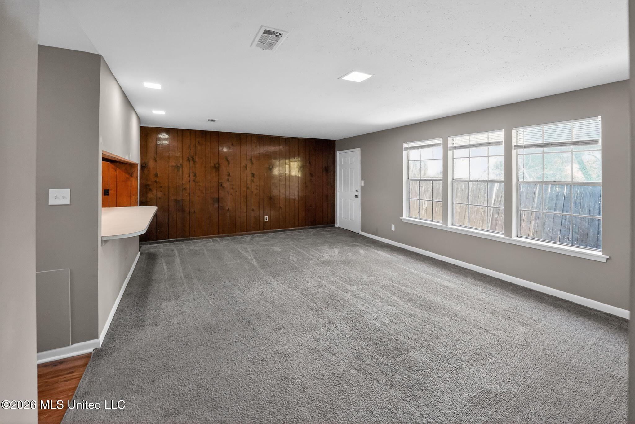 5702-5704 Orchard View Drive Property Photo 9