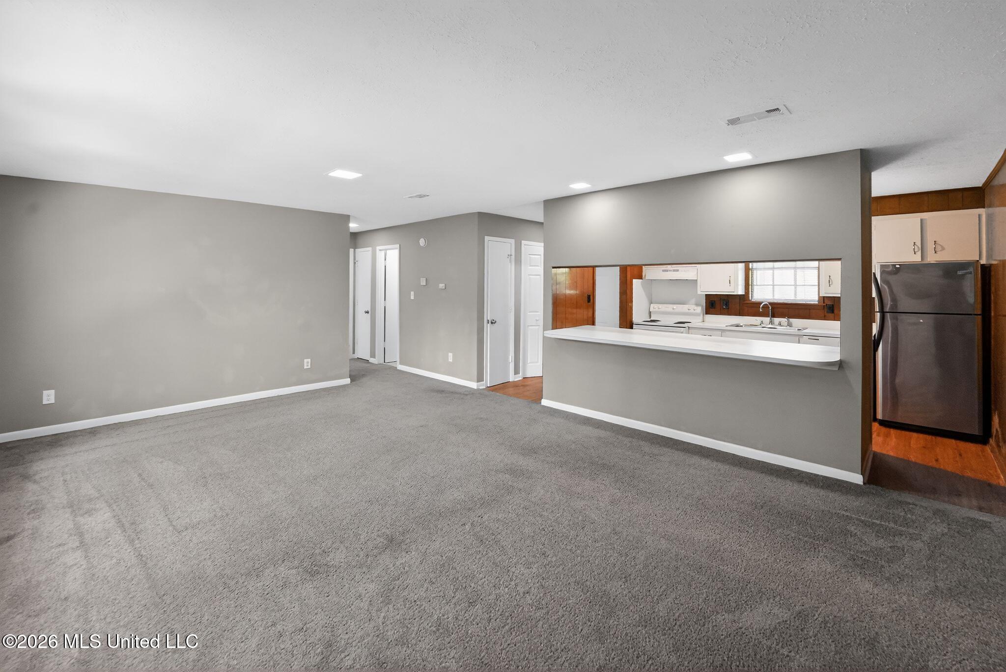 5702-5704 Orchard View Drive Property Photo 12