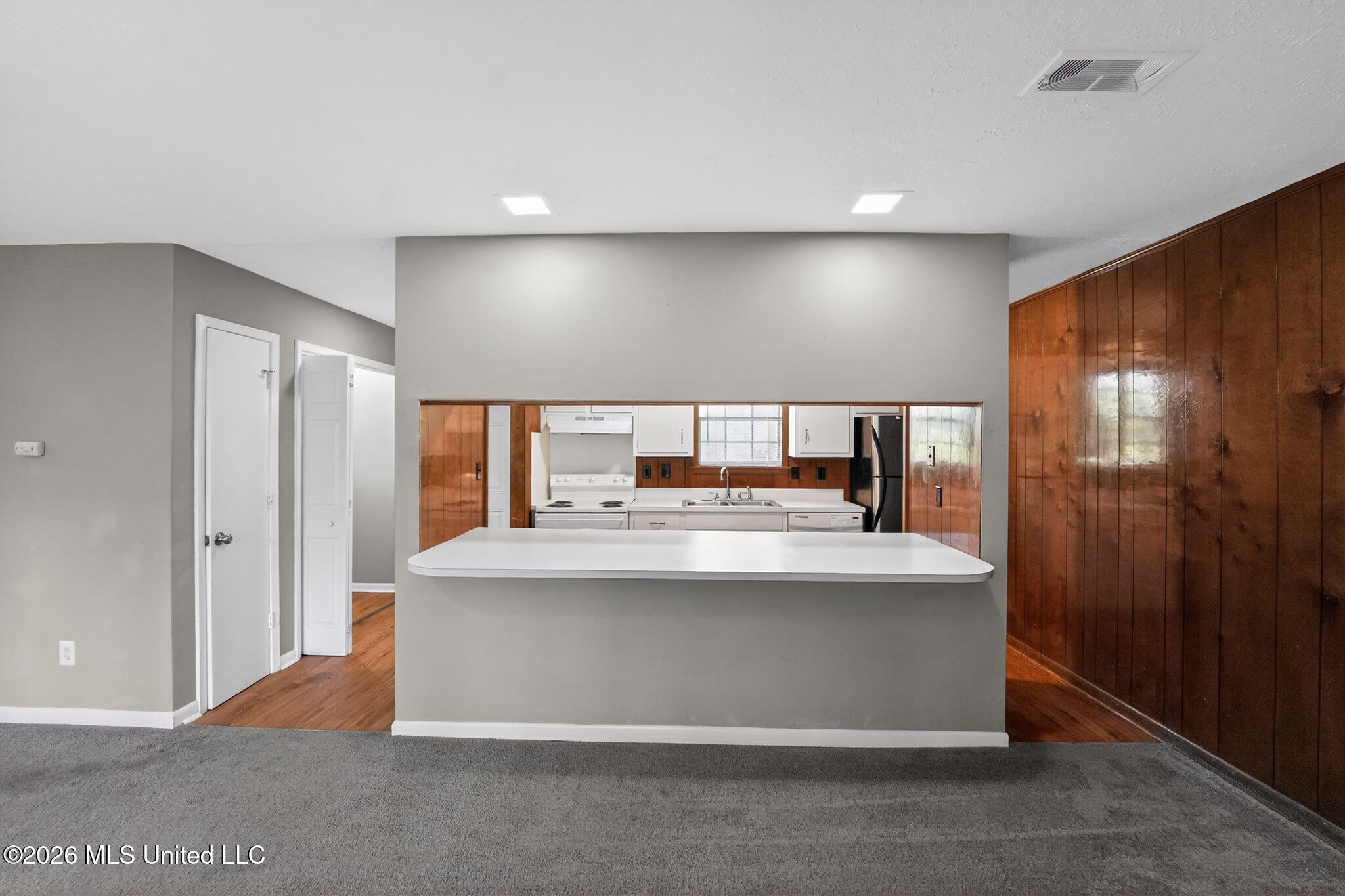 5702-5704 Orchard View Drive Property Photo 13