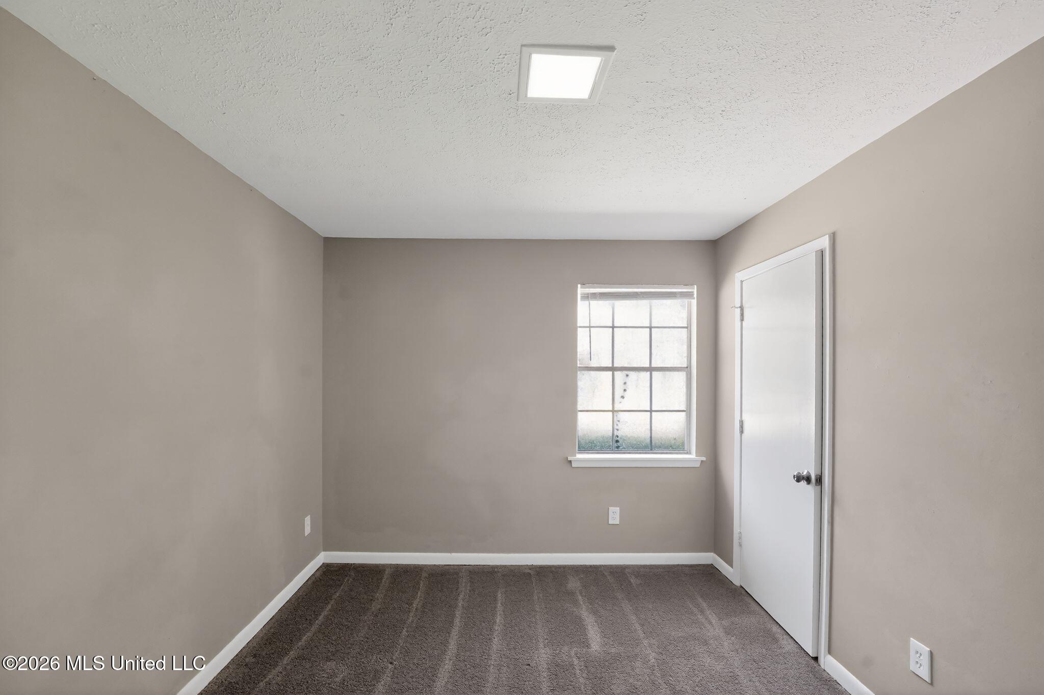 5702-5704 Orchard View Drive Property Photo 16