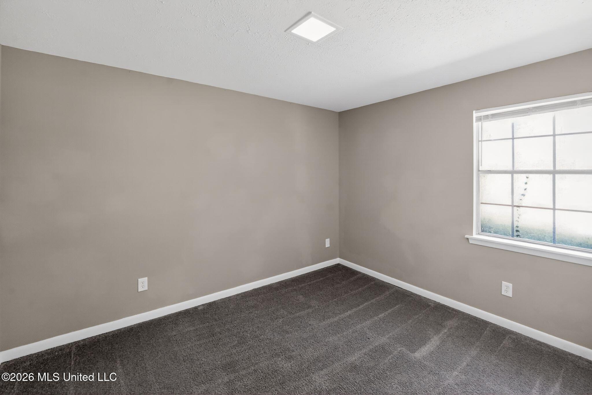 5702-5704 Orchard View Drive Property Photo 17