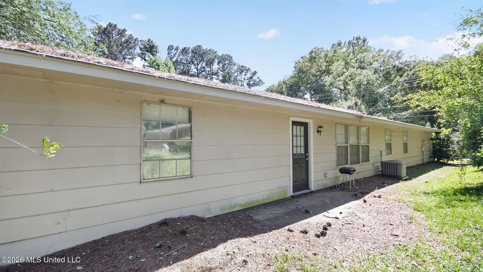 5706-5708 Orchard View Drive Property Photo 2