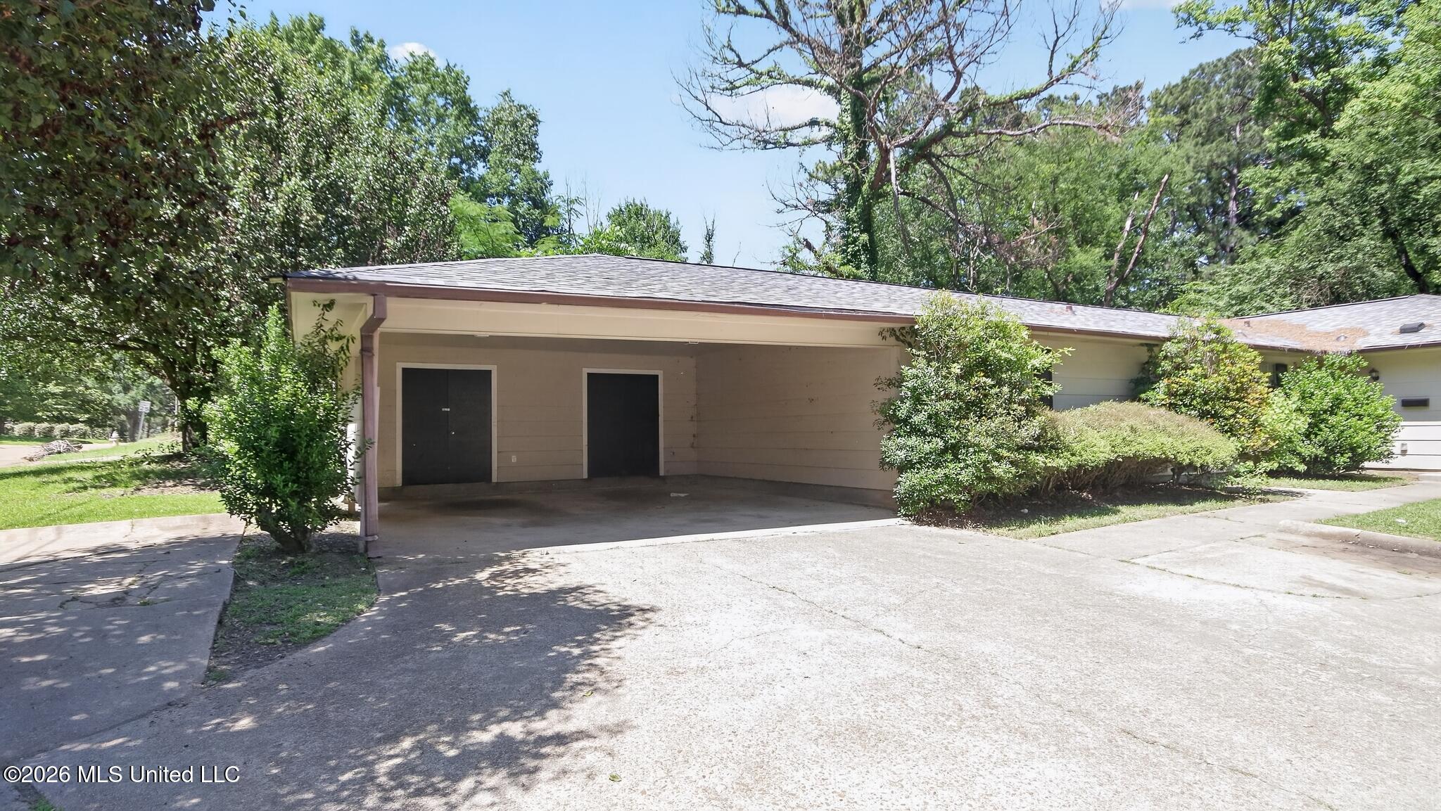 5706-5708 Orchard View Drive Property Photo 3