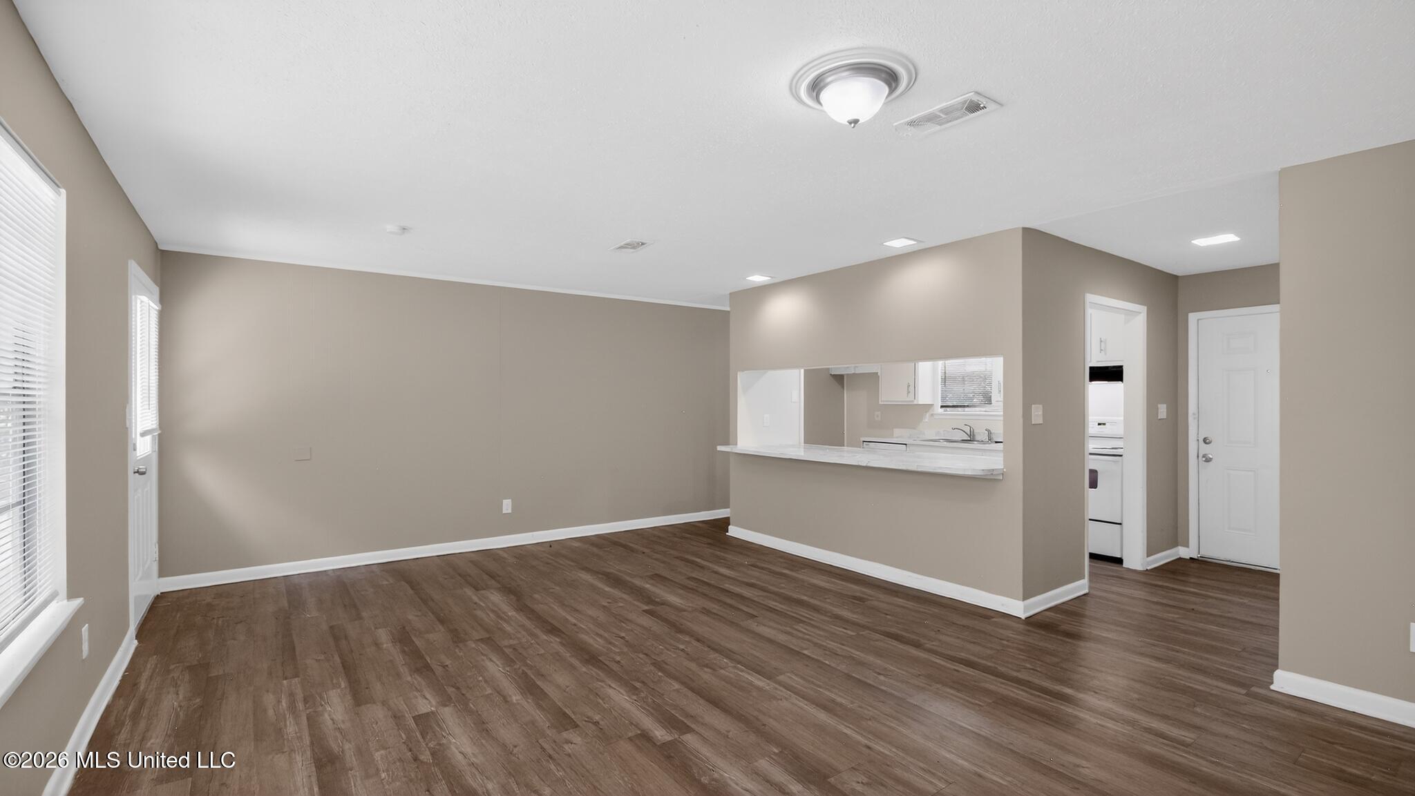 5706-5708 Orchard View Drive Property Photo 6
