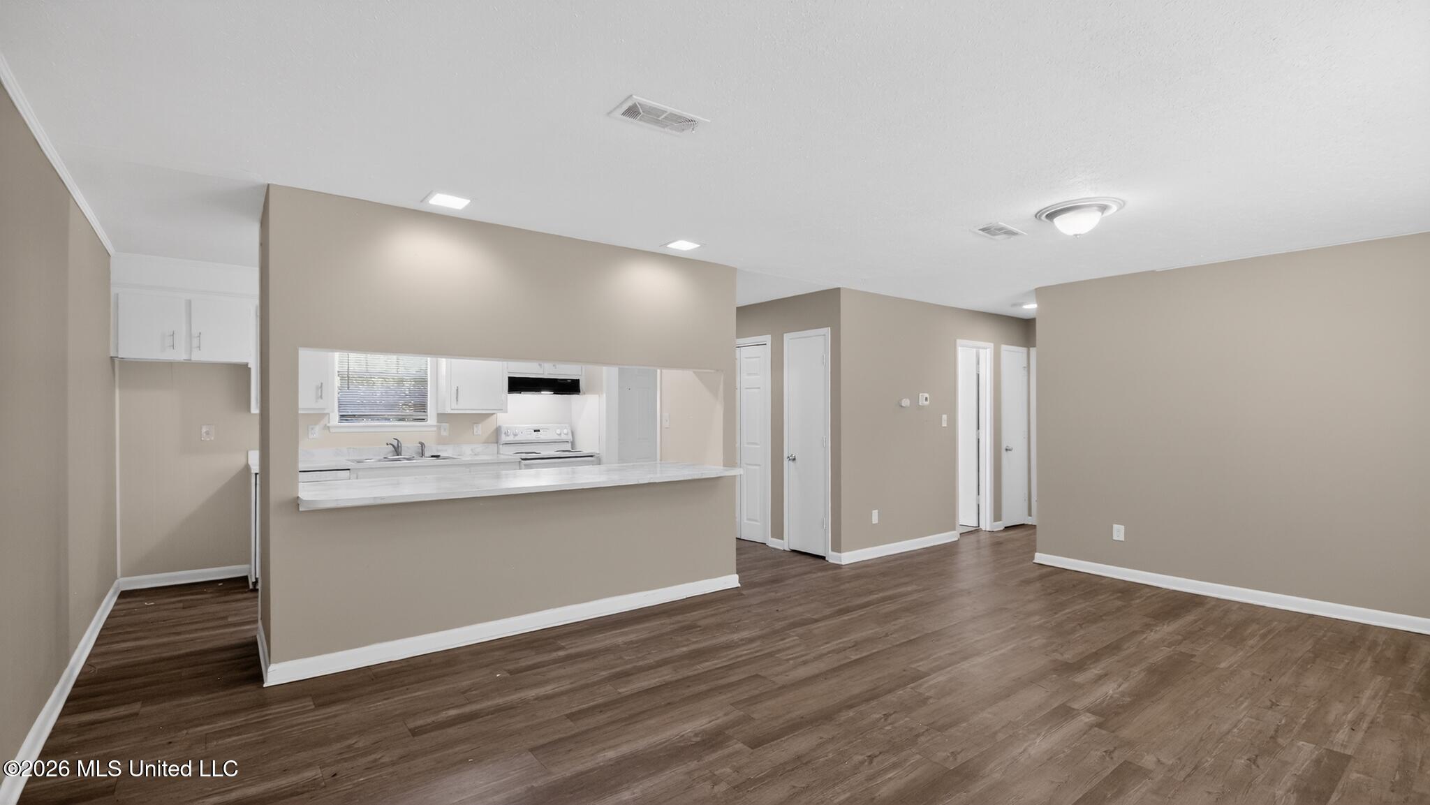 5706-5708 Orchard View Drive Property Photo 9