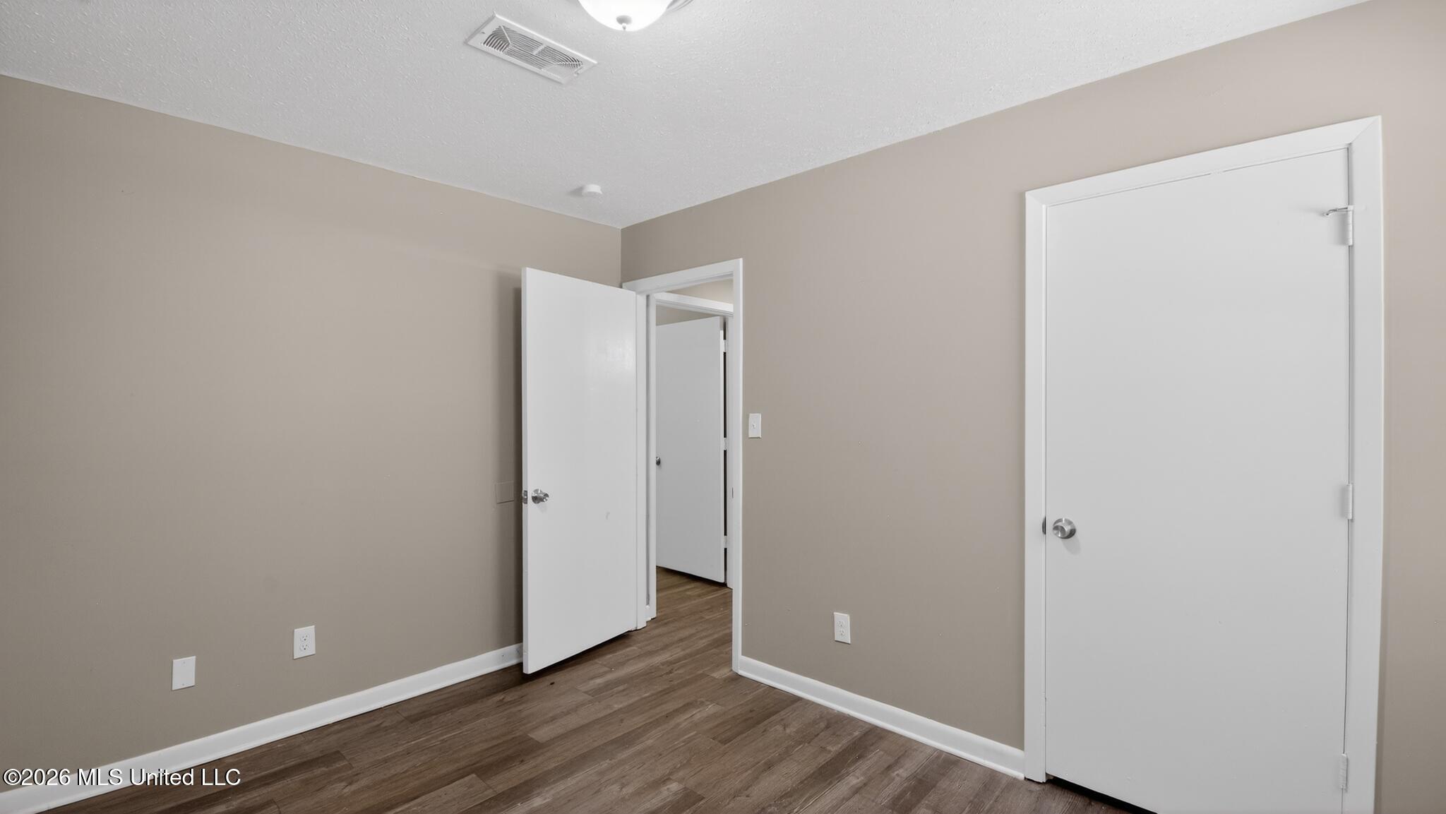 5706-5708 Orchard View Drive Property Photo 13