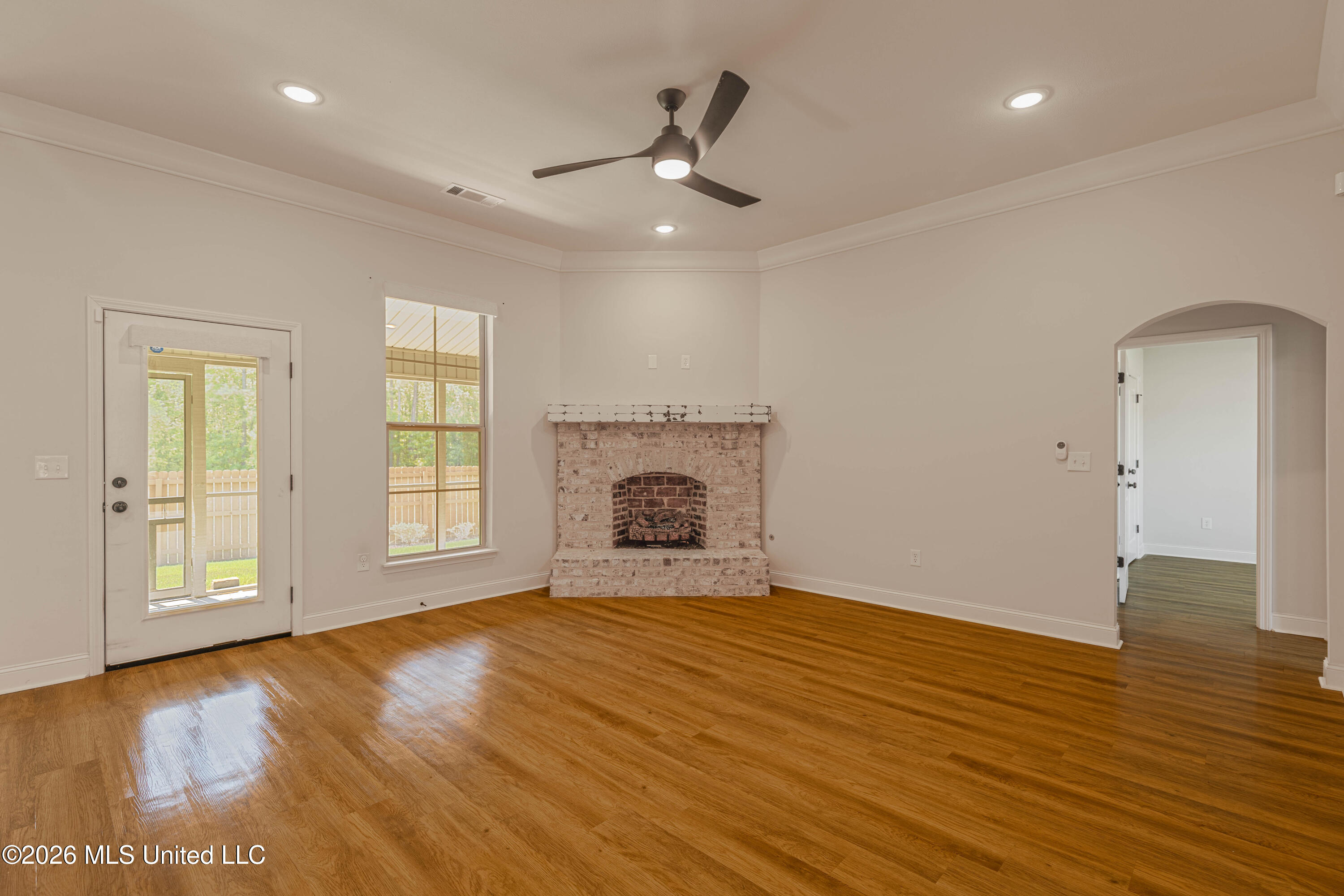 1019 Silver Circle Property Photo 9