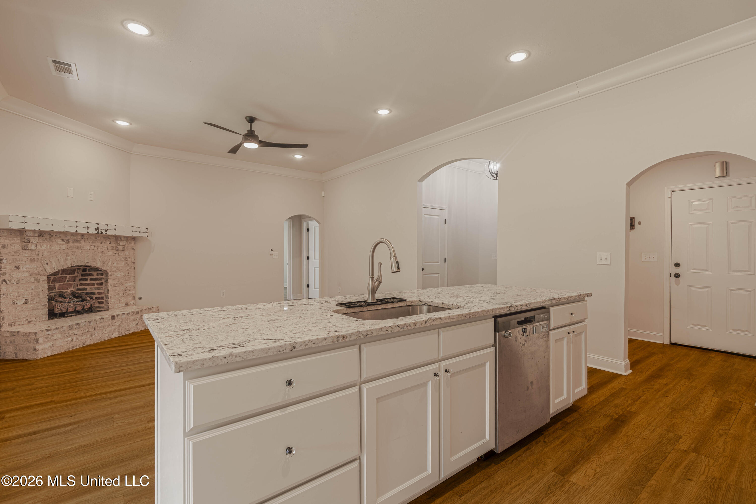 1019 Silver Circle Property Photo 16