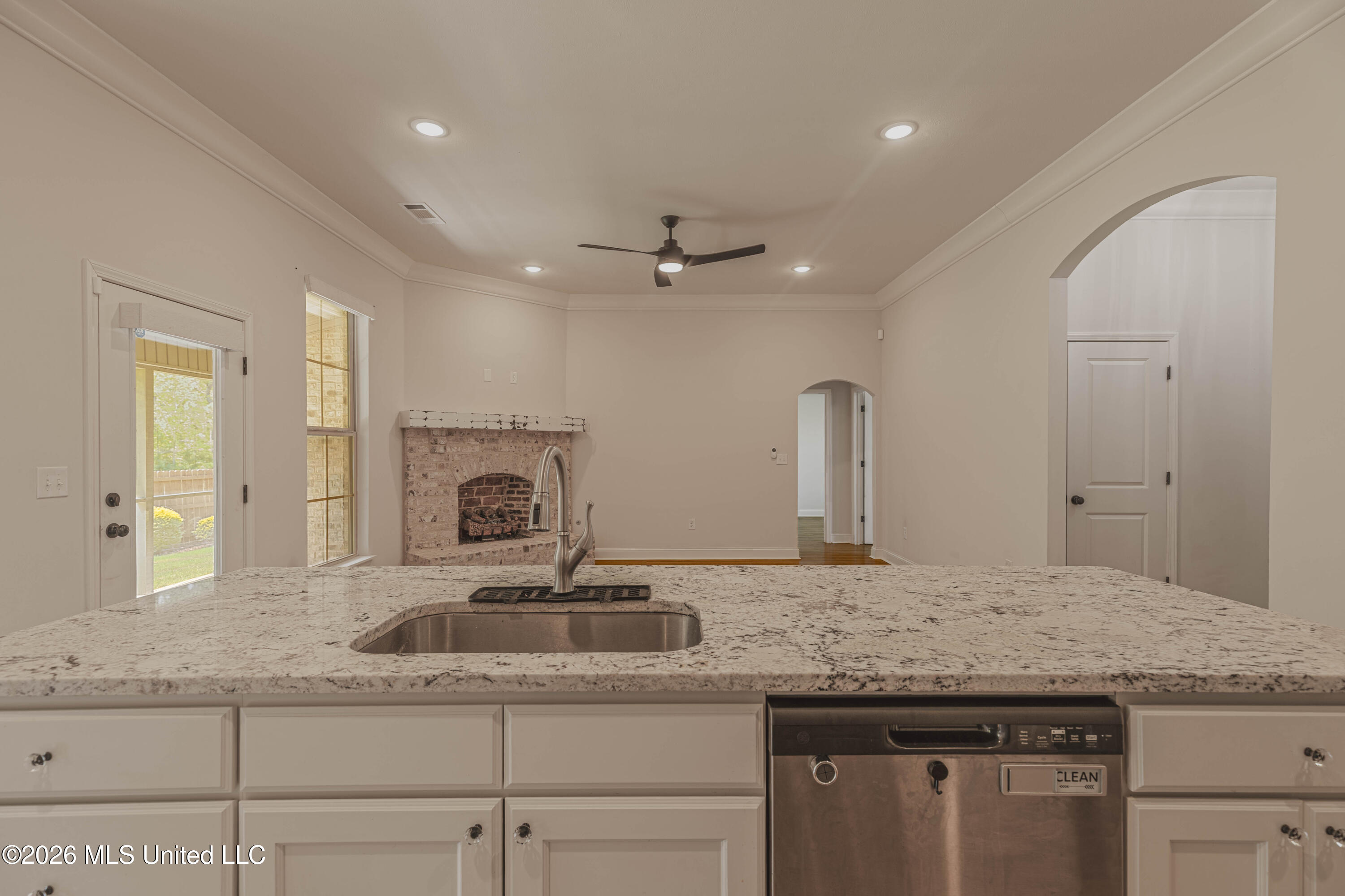 1019 Silver Circle Property Photo 17