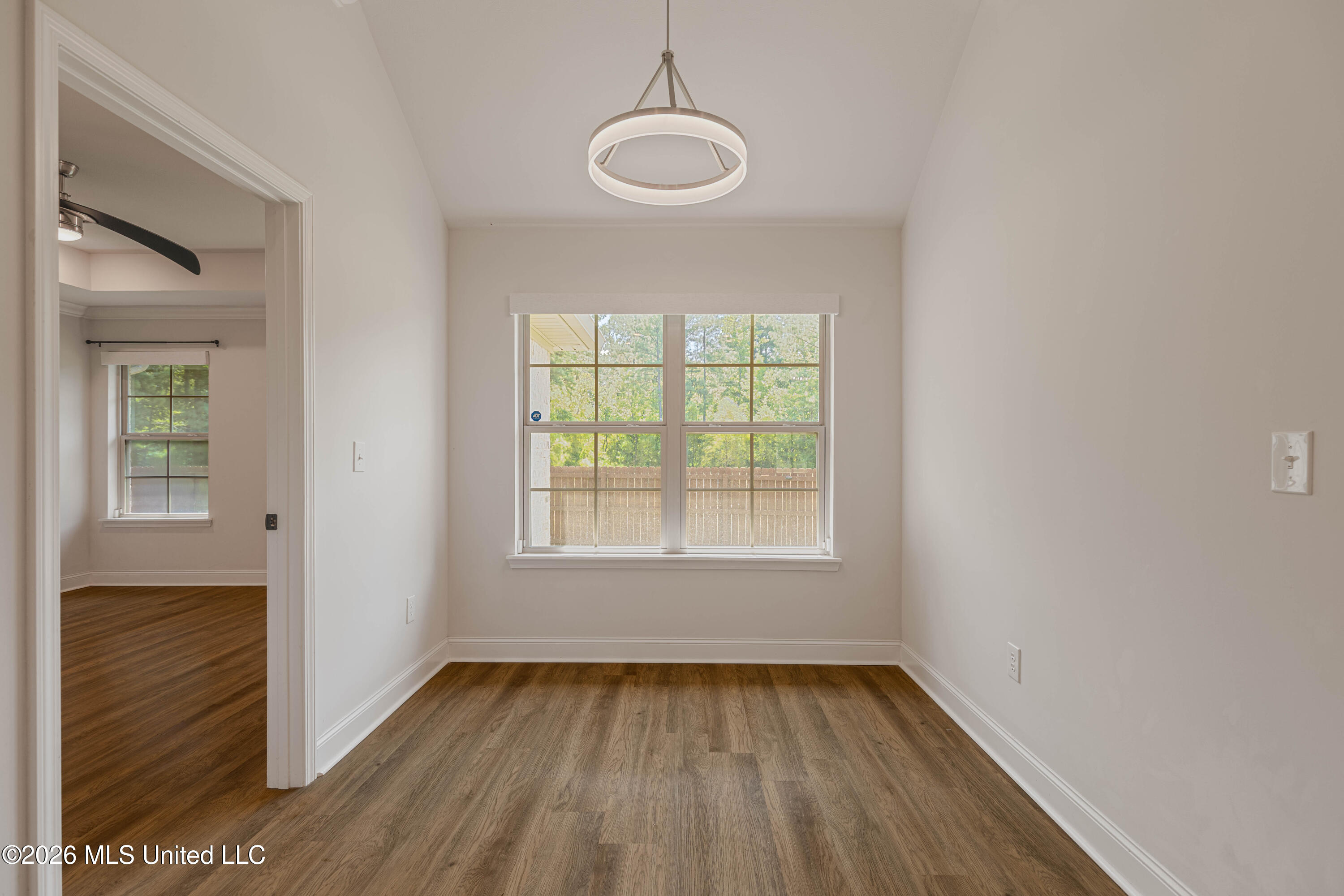 1019 Silver Circle Property Photo 18