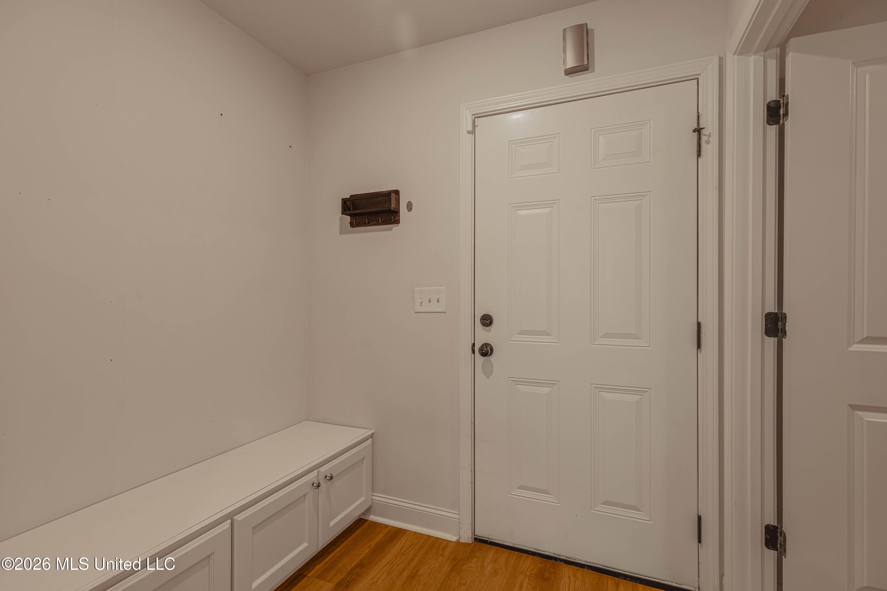 1019 Silver Circle Property Photo 19