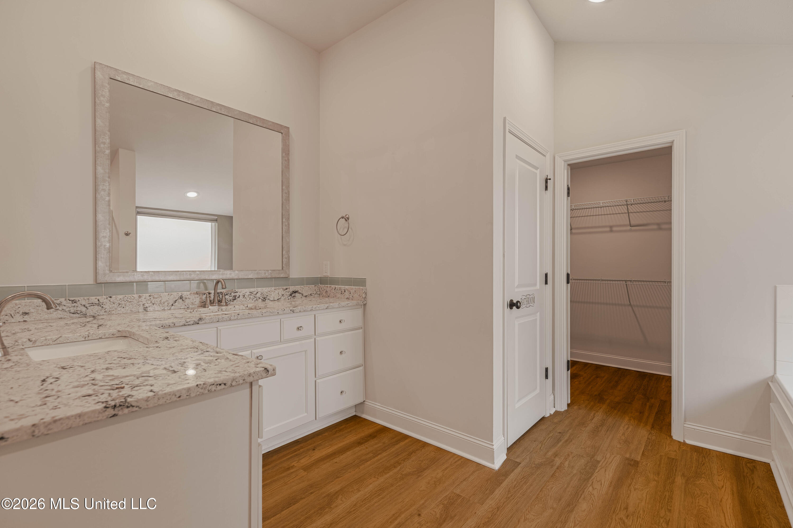 1019 Silver Circle Property Photo 24