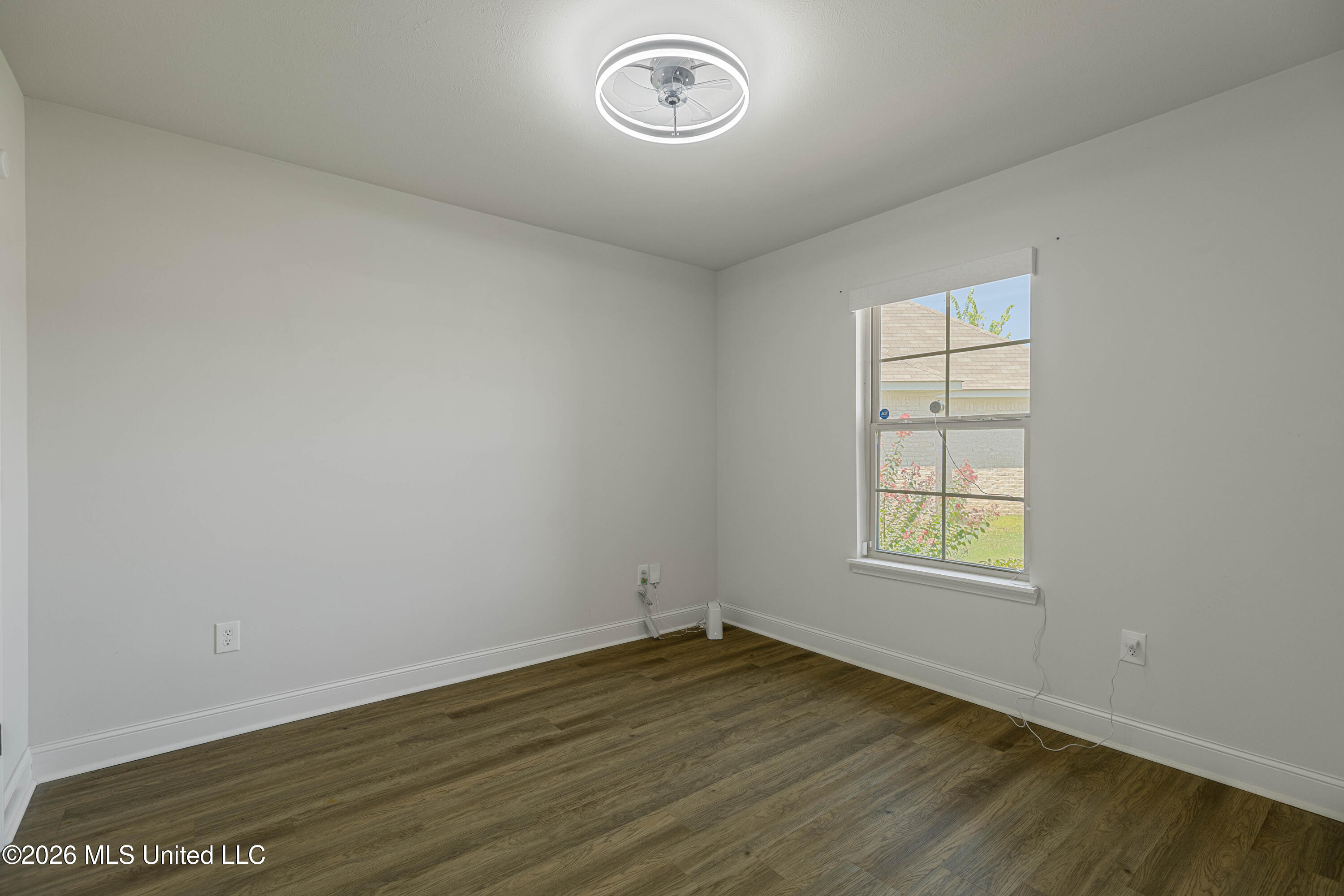 1019 Silver Circle Property Photo 31