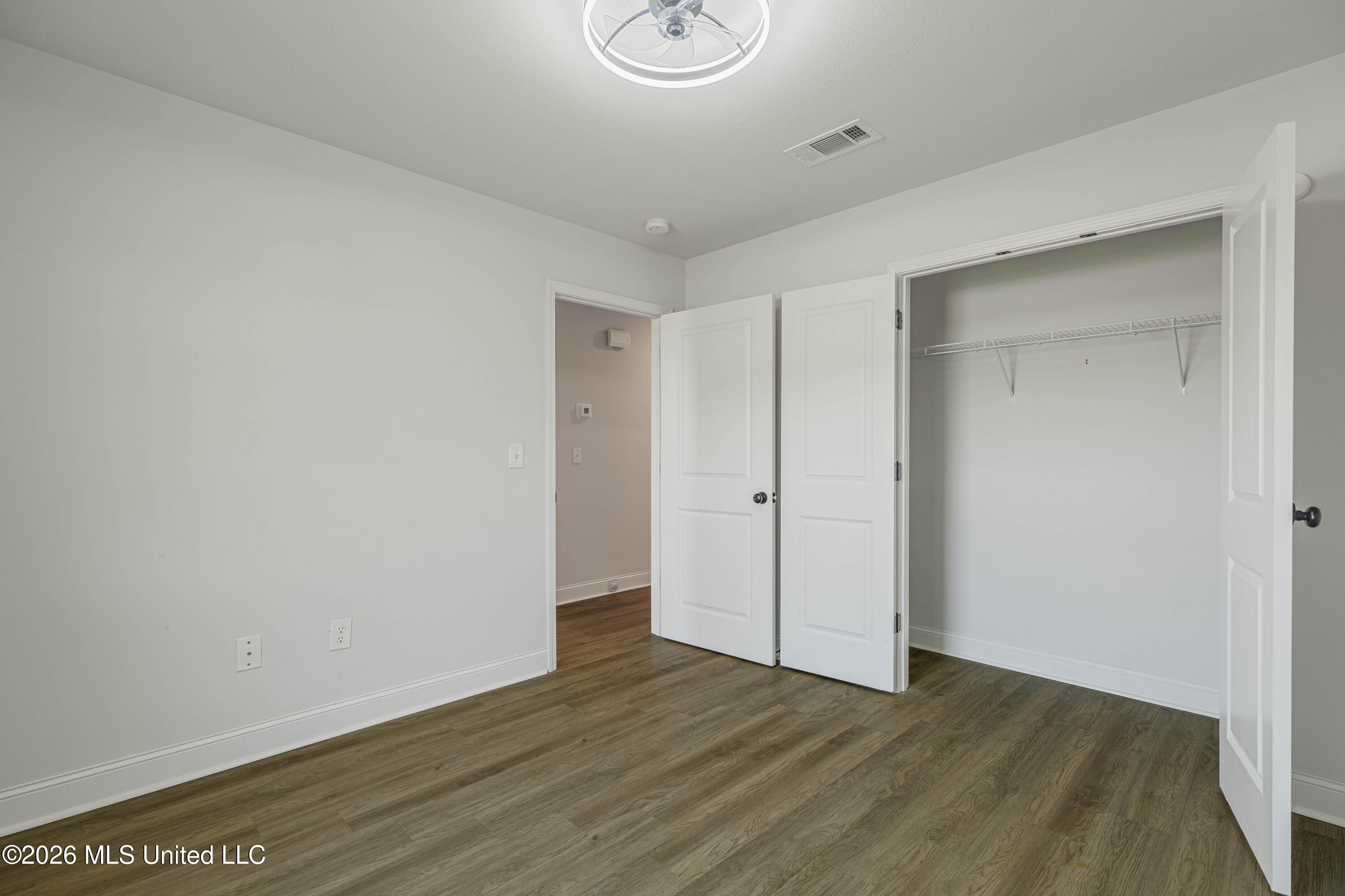 1019 Silver Circle Property Photo 32