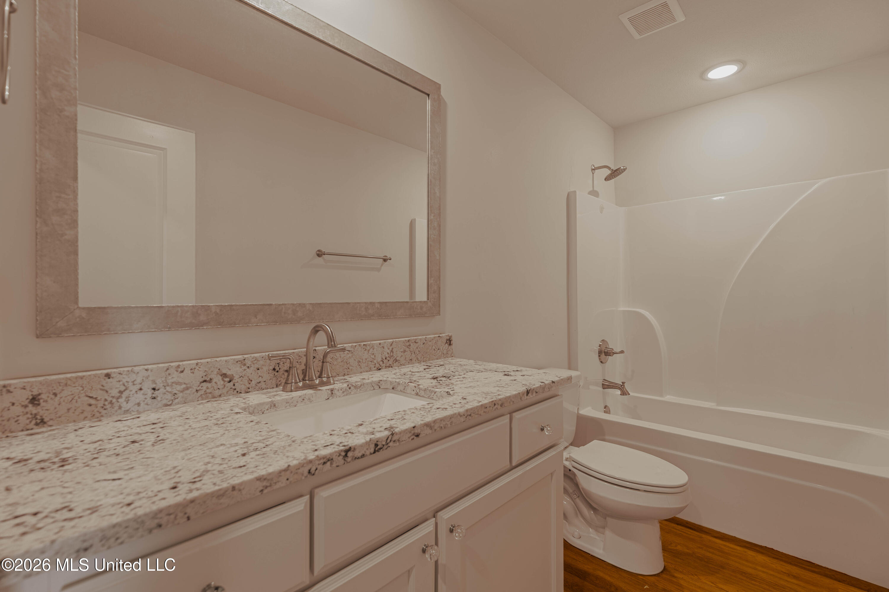 1019 Silver Circle Property Photo 33