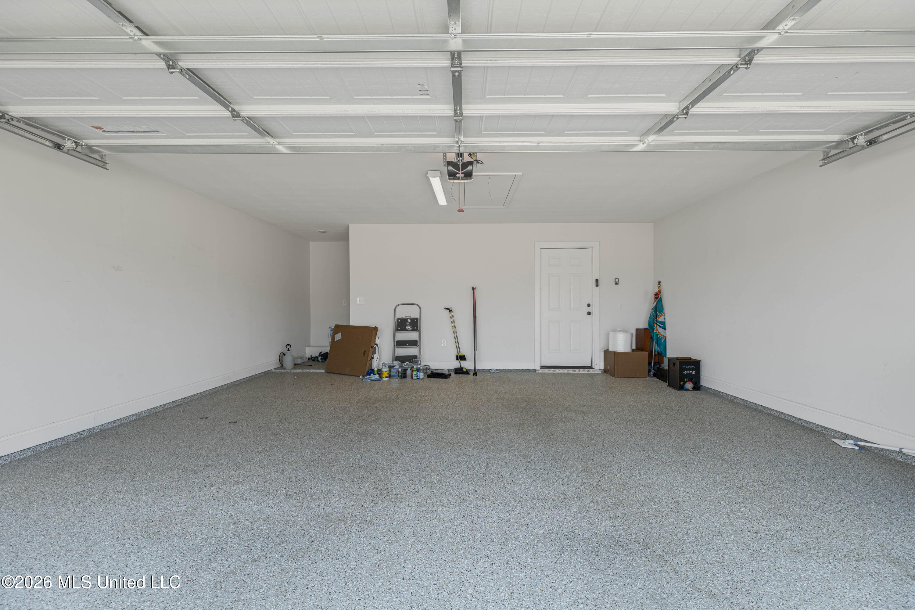 1019 Silver Circle Property Photo 38