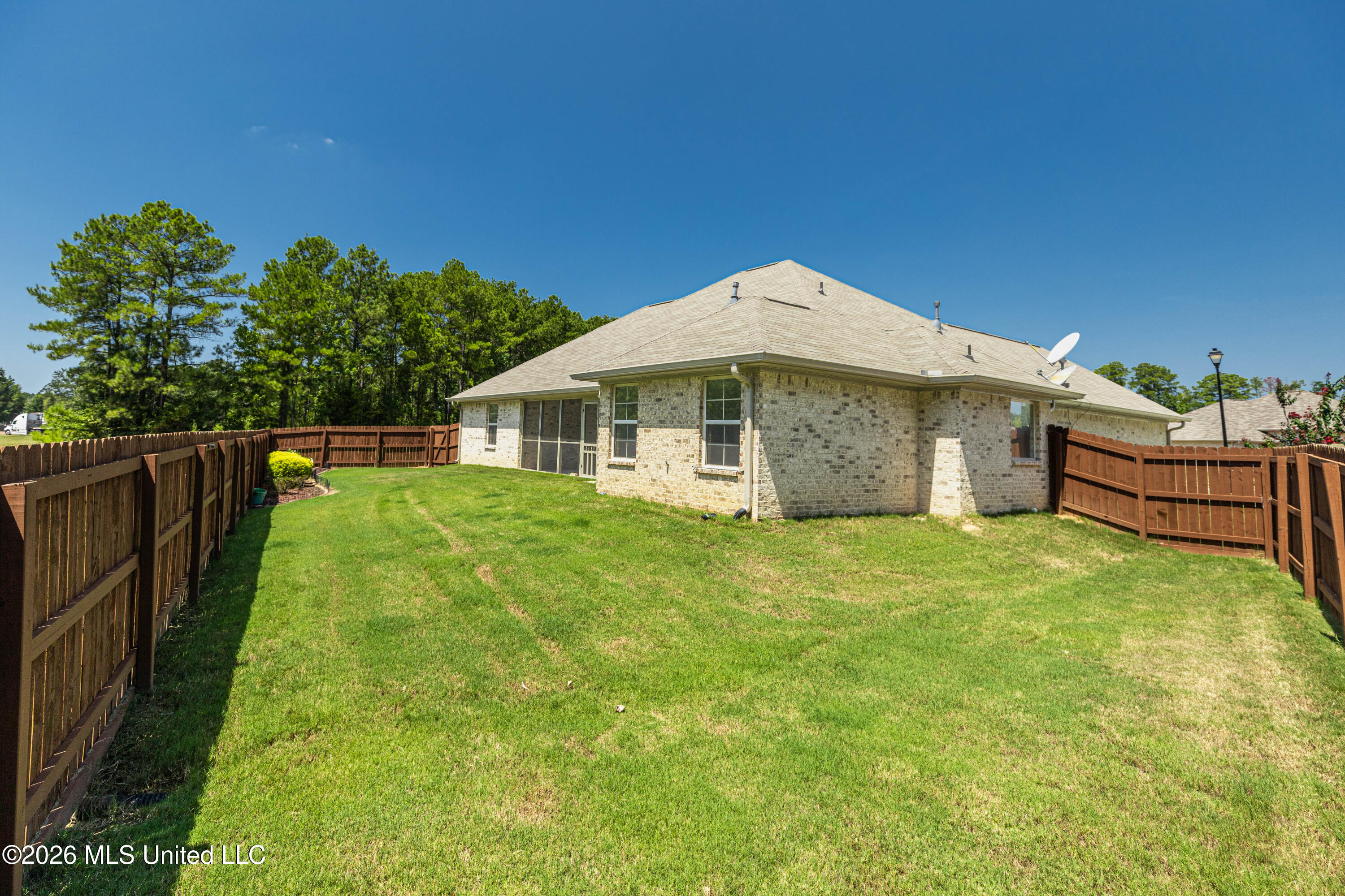1019 Silver Circle Property Photo 40