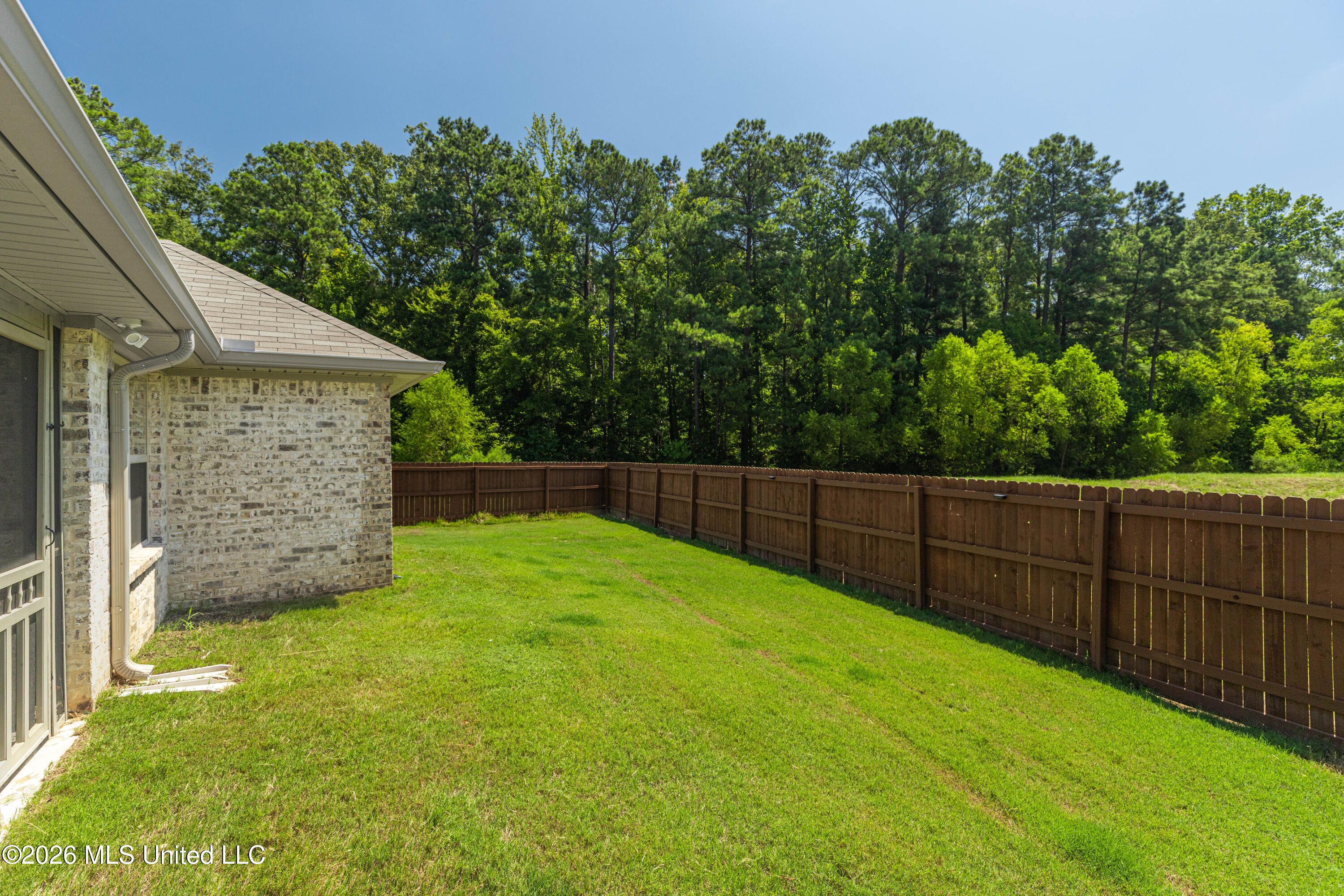 1019 Silver Circle Property Photo 43