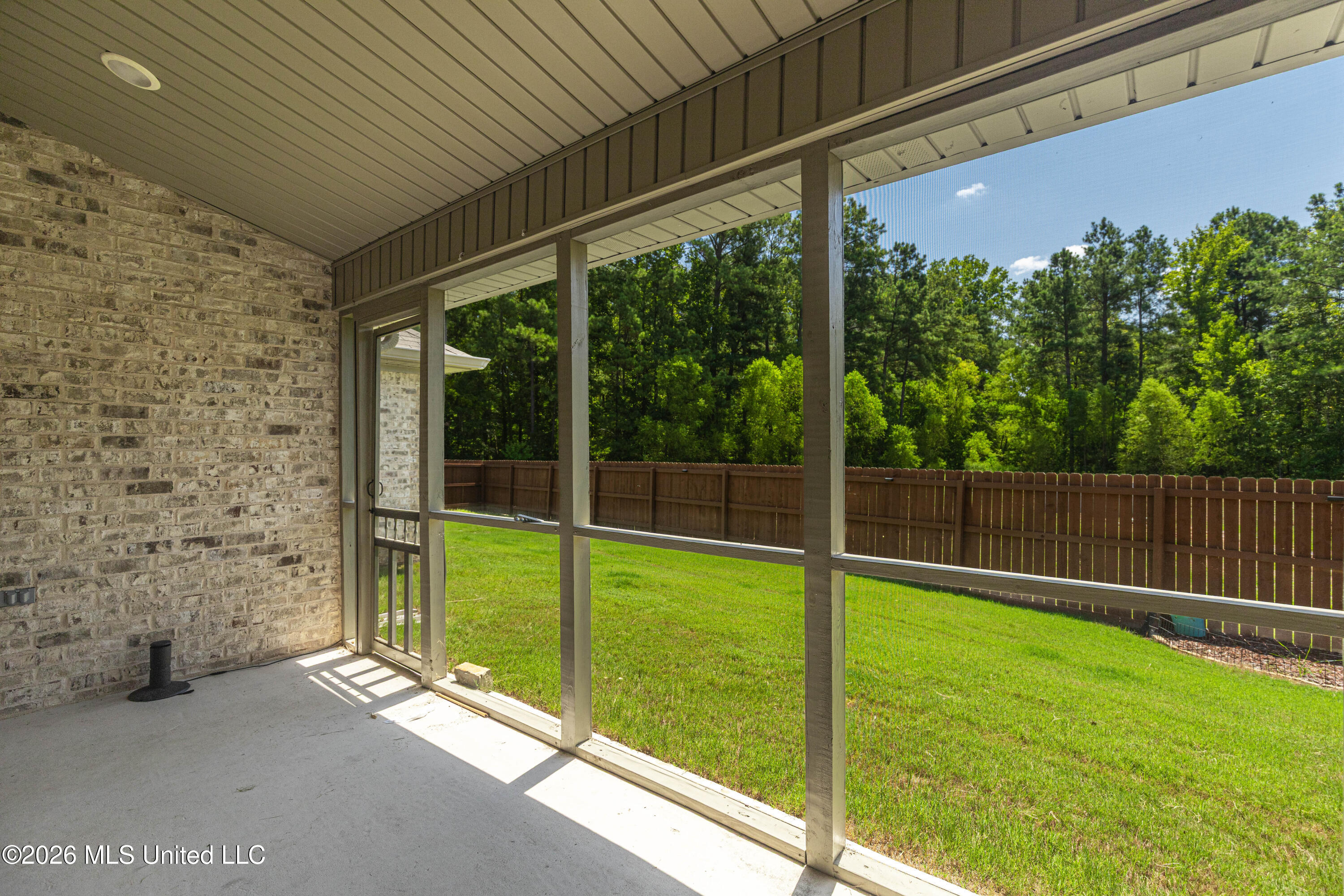 1019 Silver Circle Property Photo 45