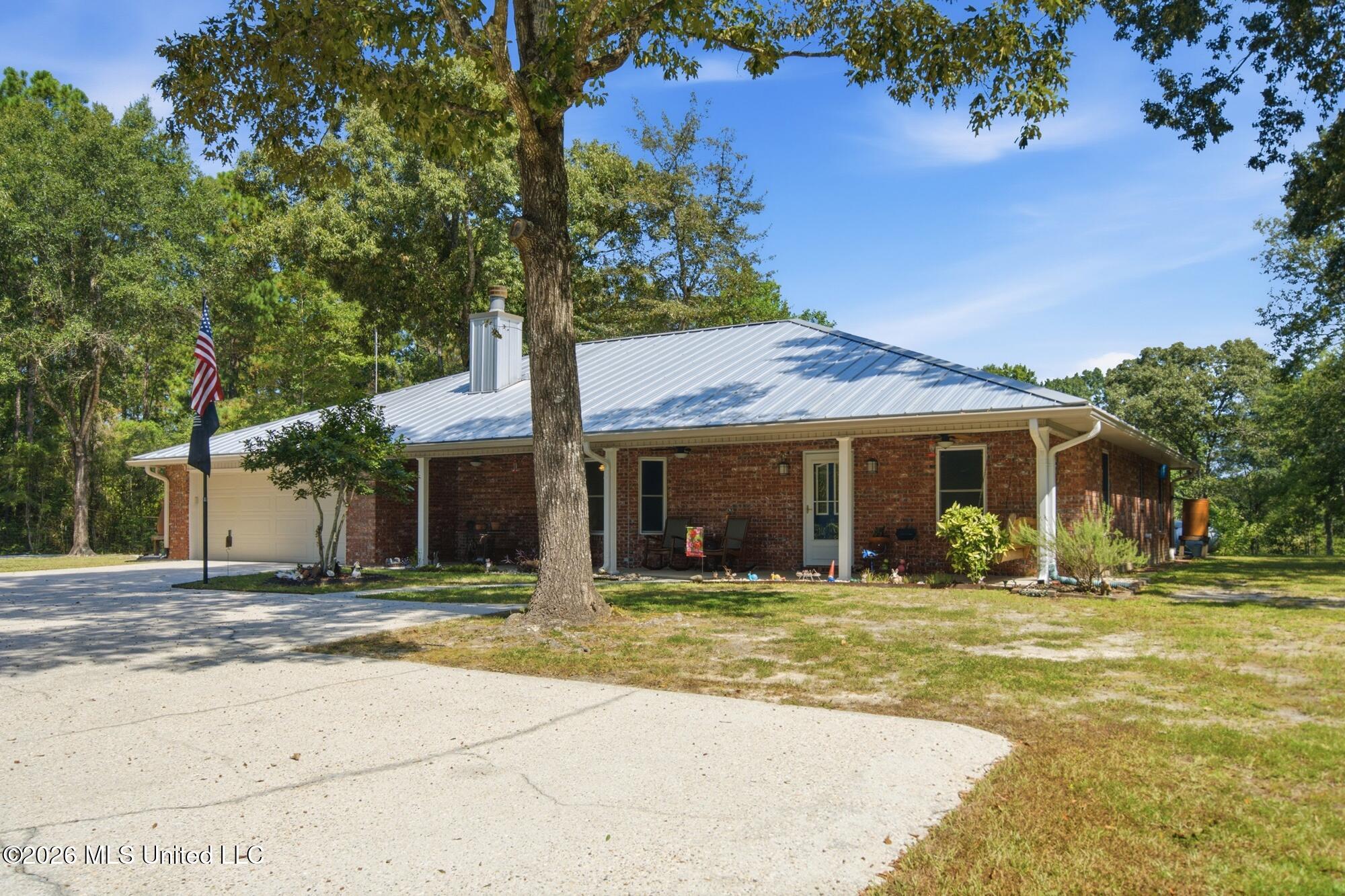 18188 Howison Drive Property Photo 5