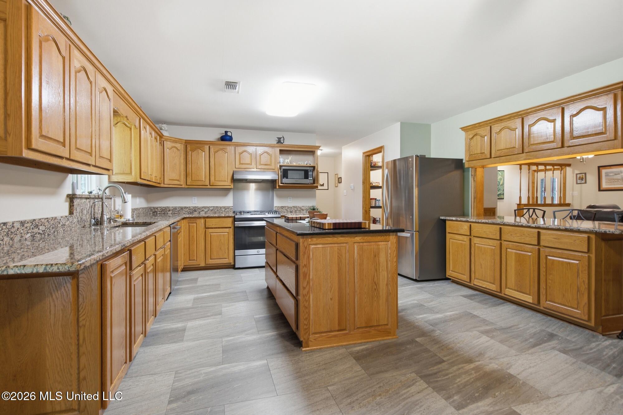 18188 Howison Drive Property Photo 6