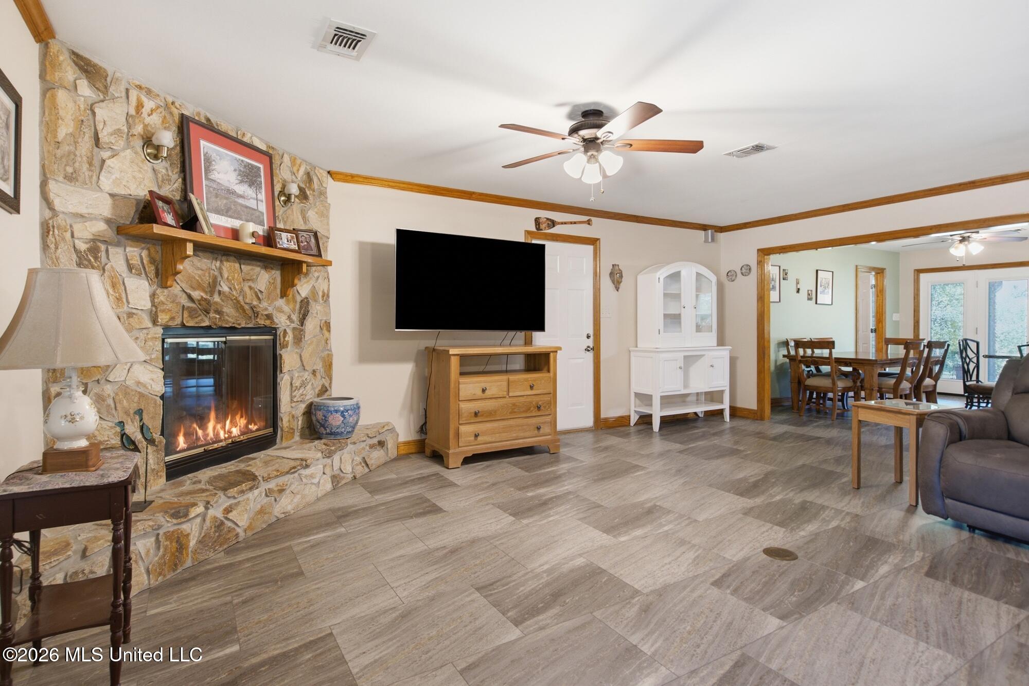 18188 Howison Drive Property Photo 8