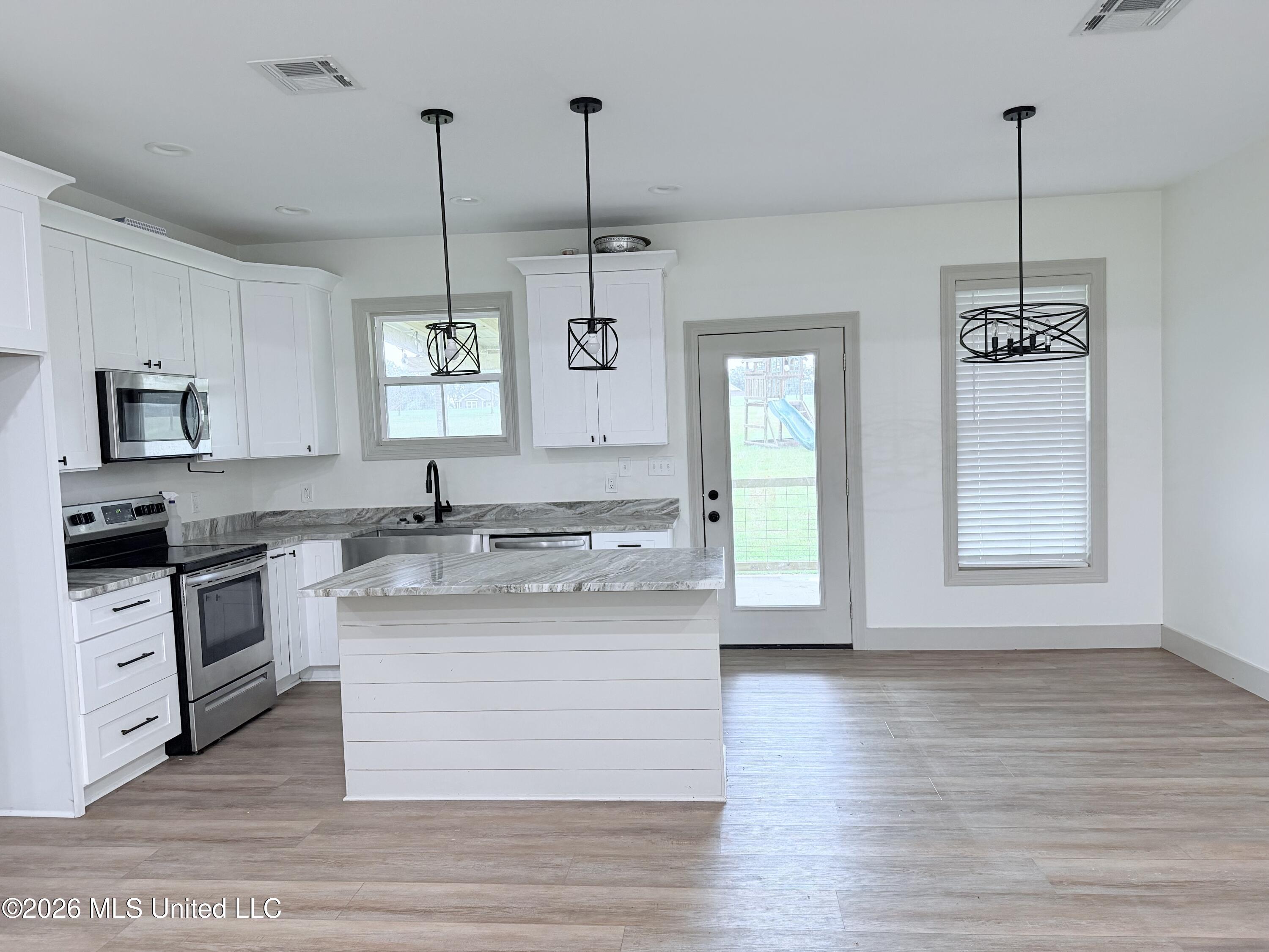 40 Theodore Drive Property Photo 2