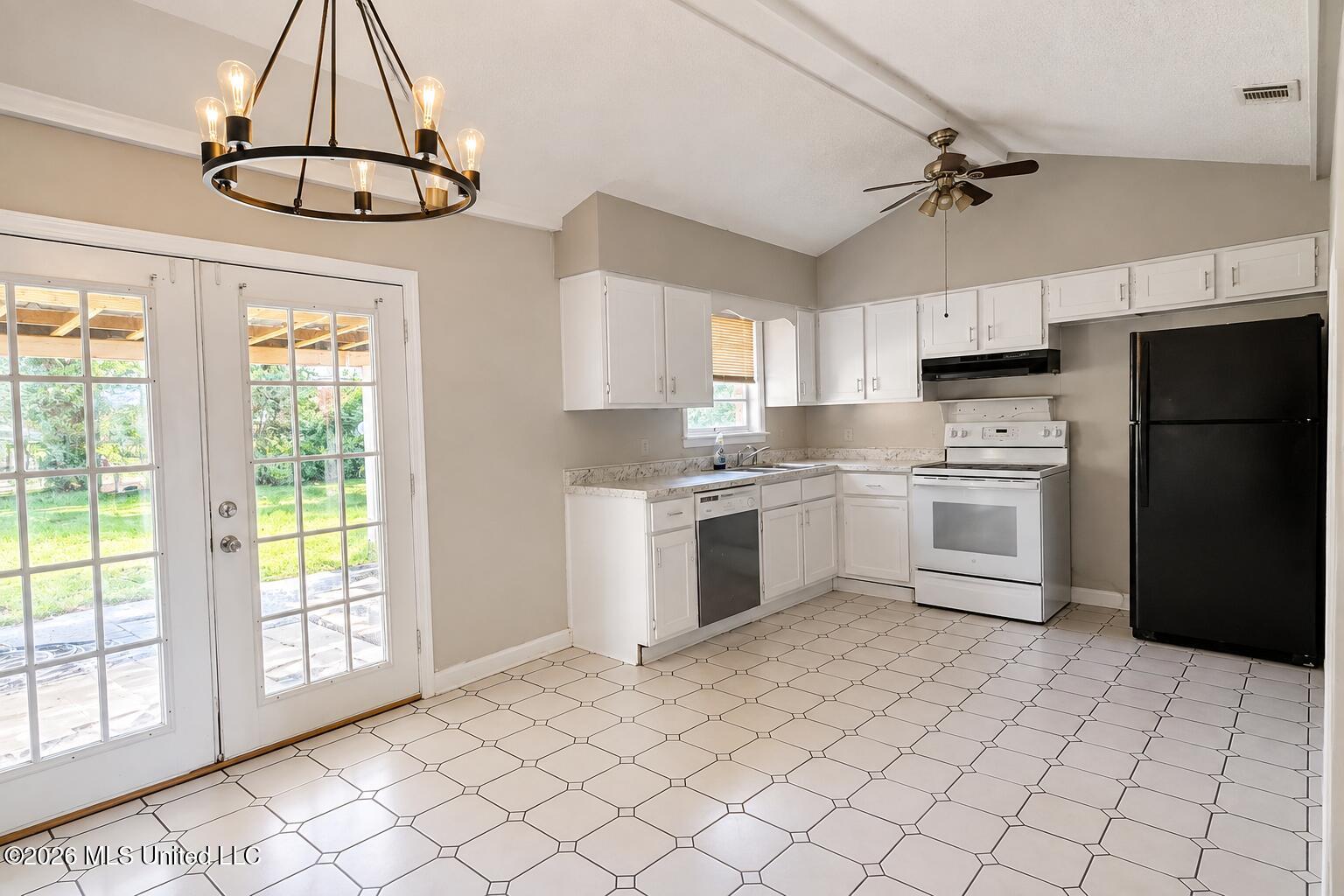 126 Ben Drive Property Photo 3